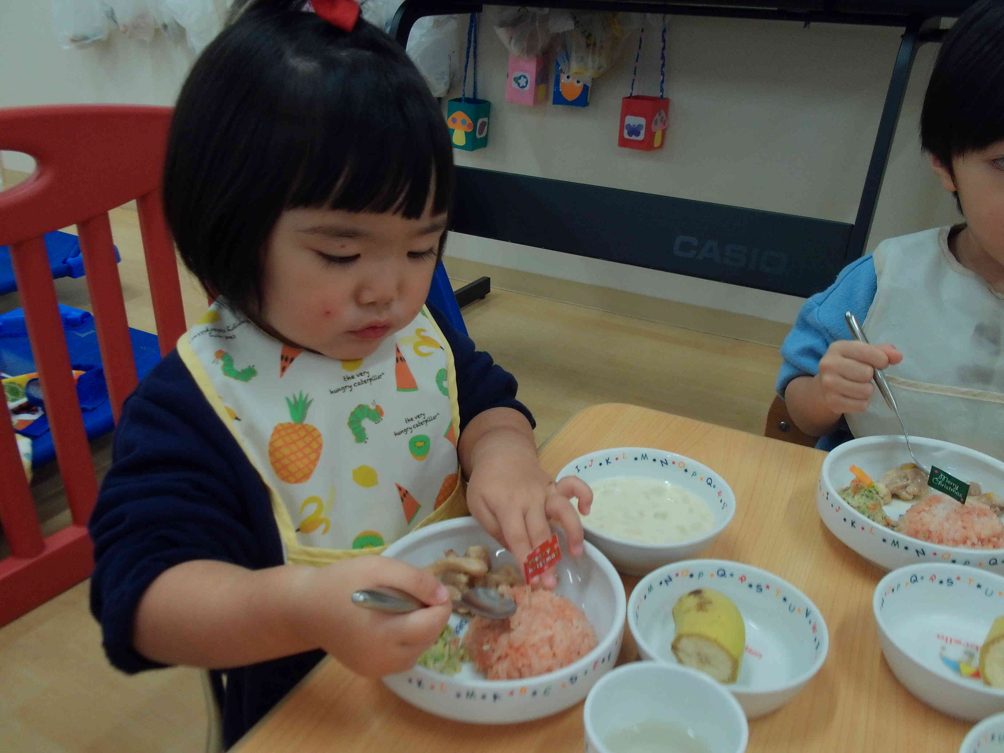 沢山遊んだ後は給食だ！