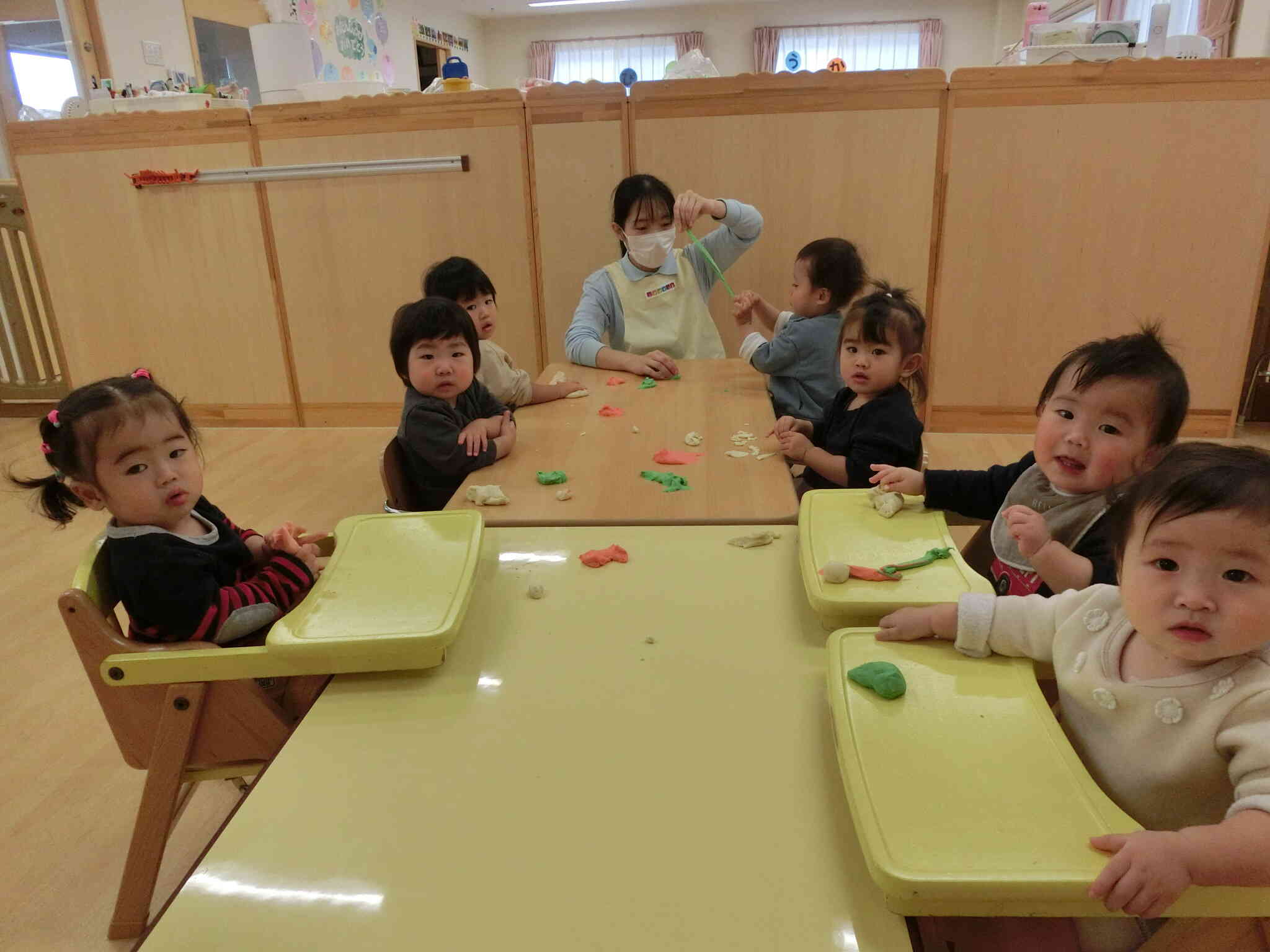 ひよこ組　小麦粉粘土で遊んだよ☆