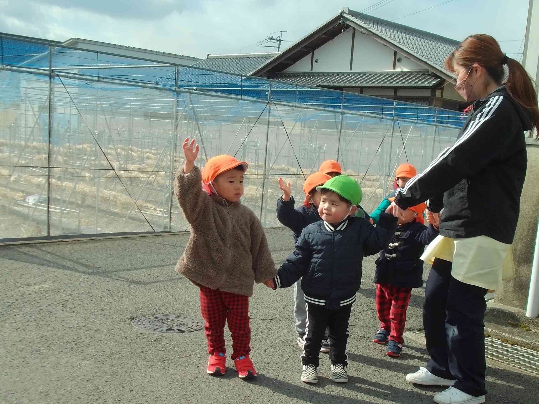 うさぎ組　お外遊びって楽しいな☆