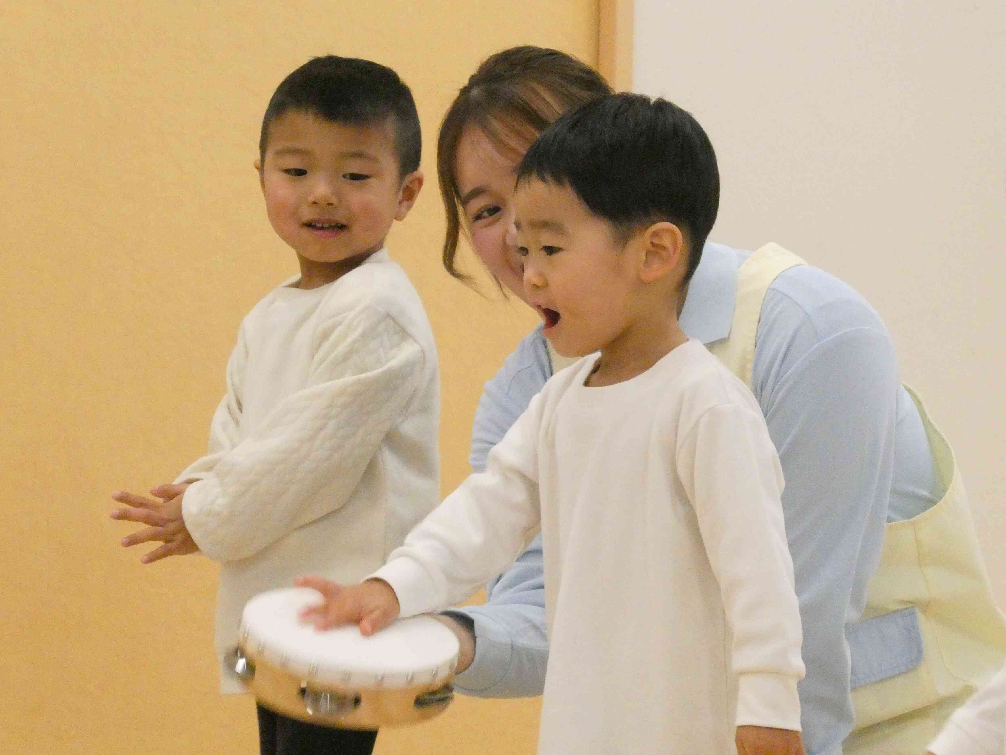 「は、あ、い」