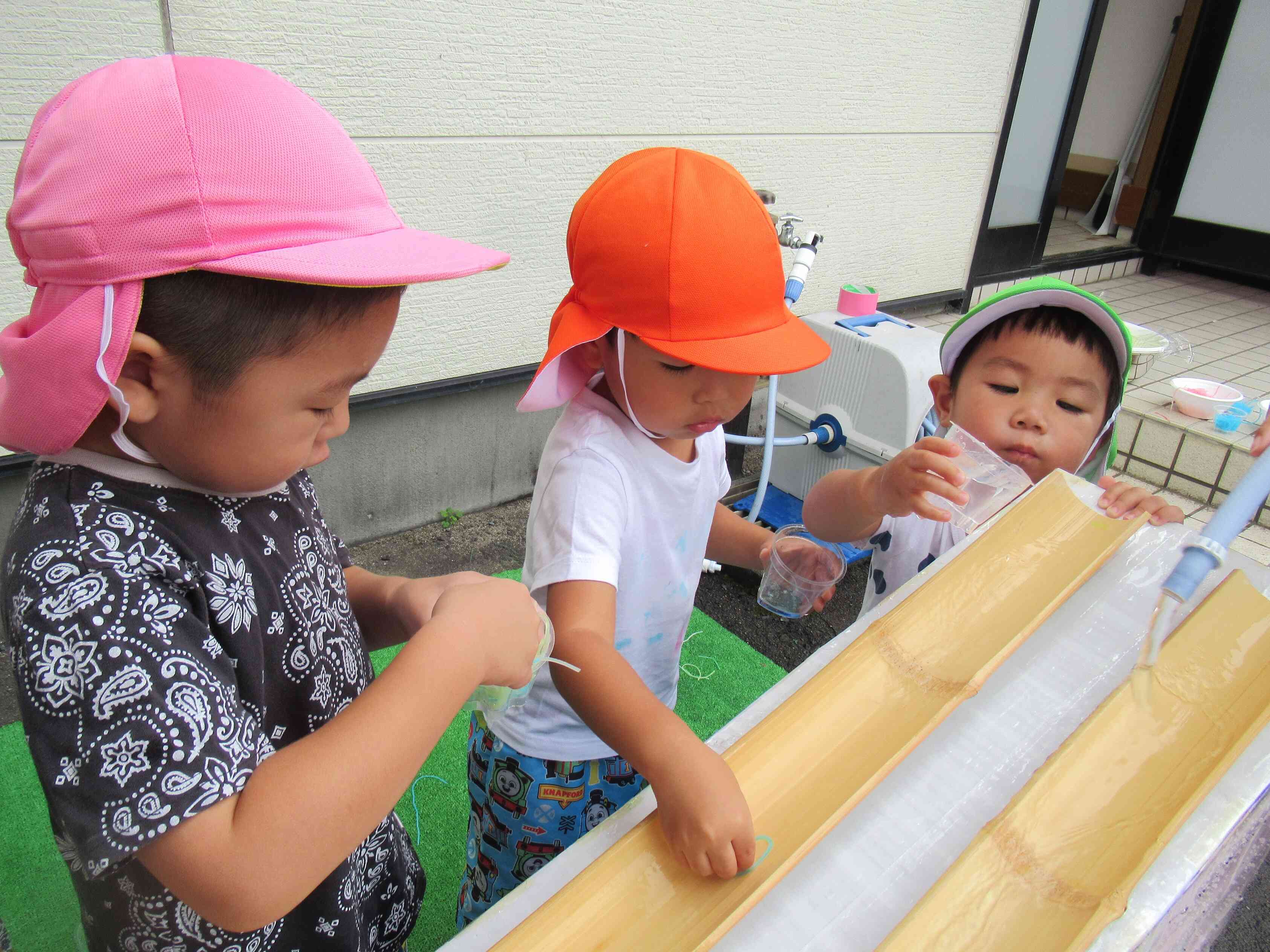 春雨で流しそうめん