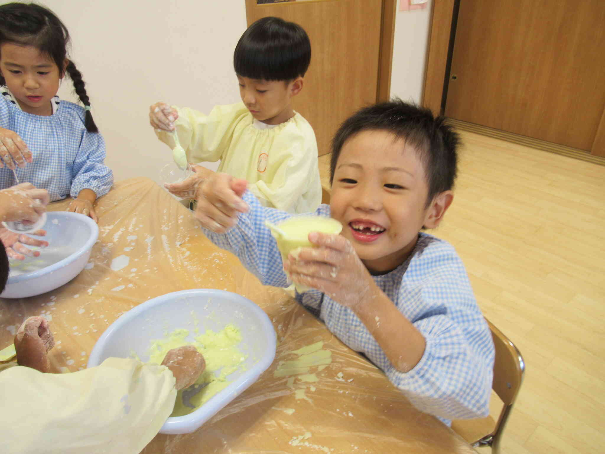 とろとろ片栗粉あそび