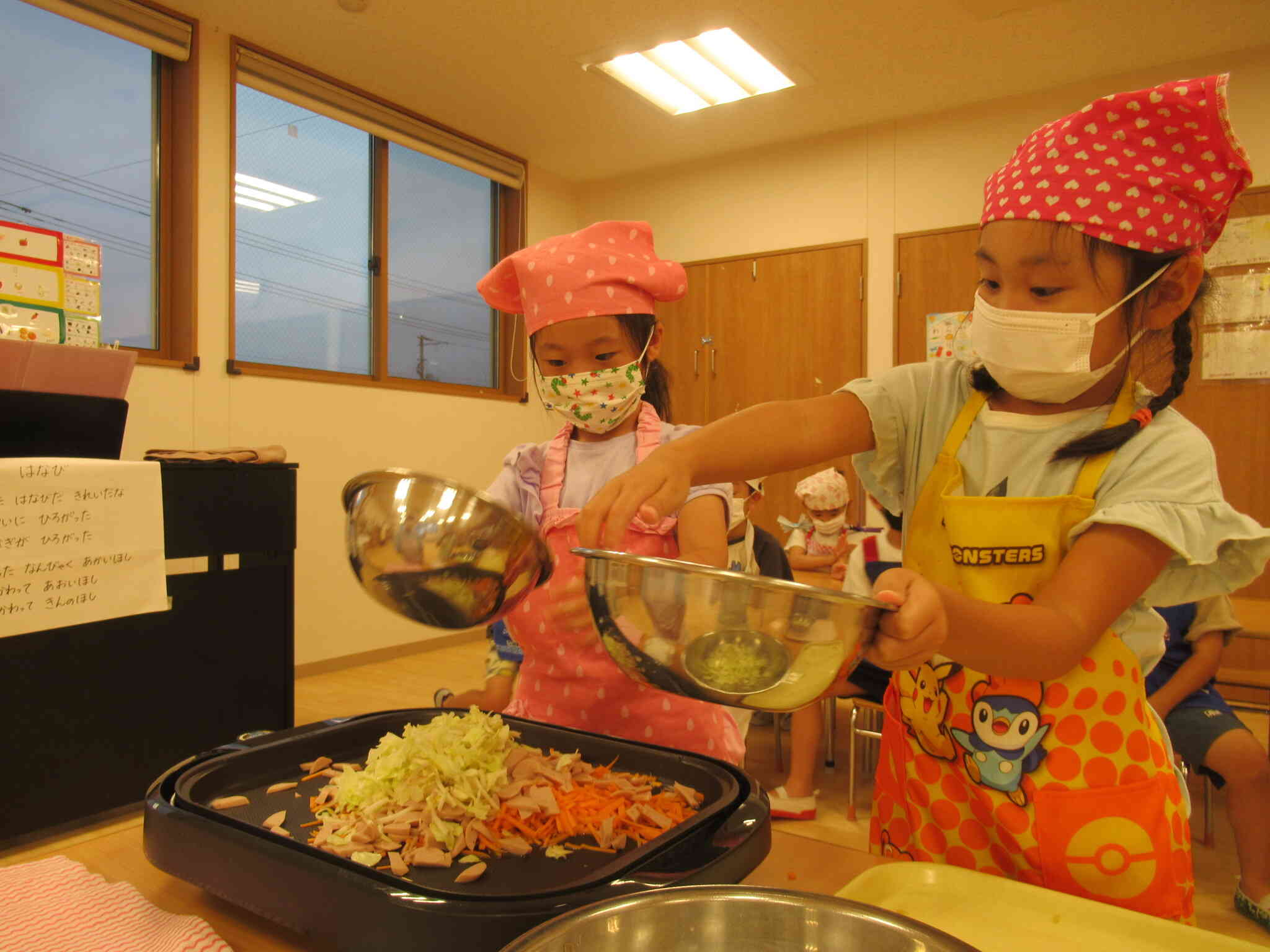 焼きそば作り～5歳児きりん組～