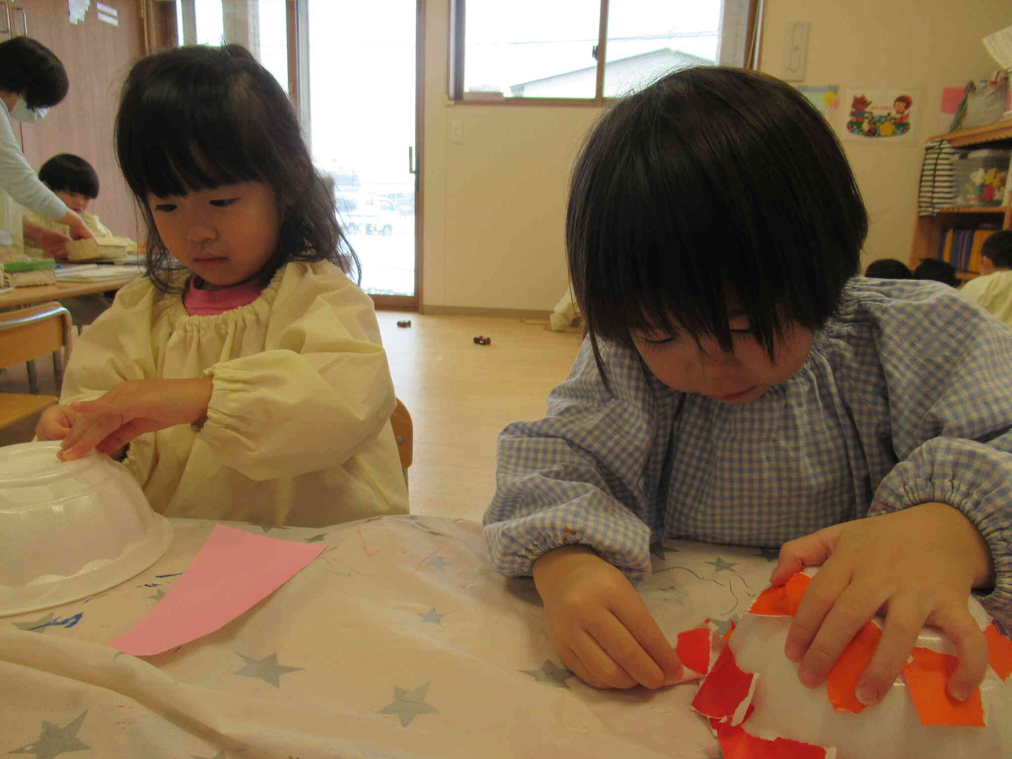 鬼のお面・パンツ製作　うさぎ組　２歳児