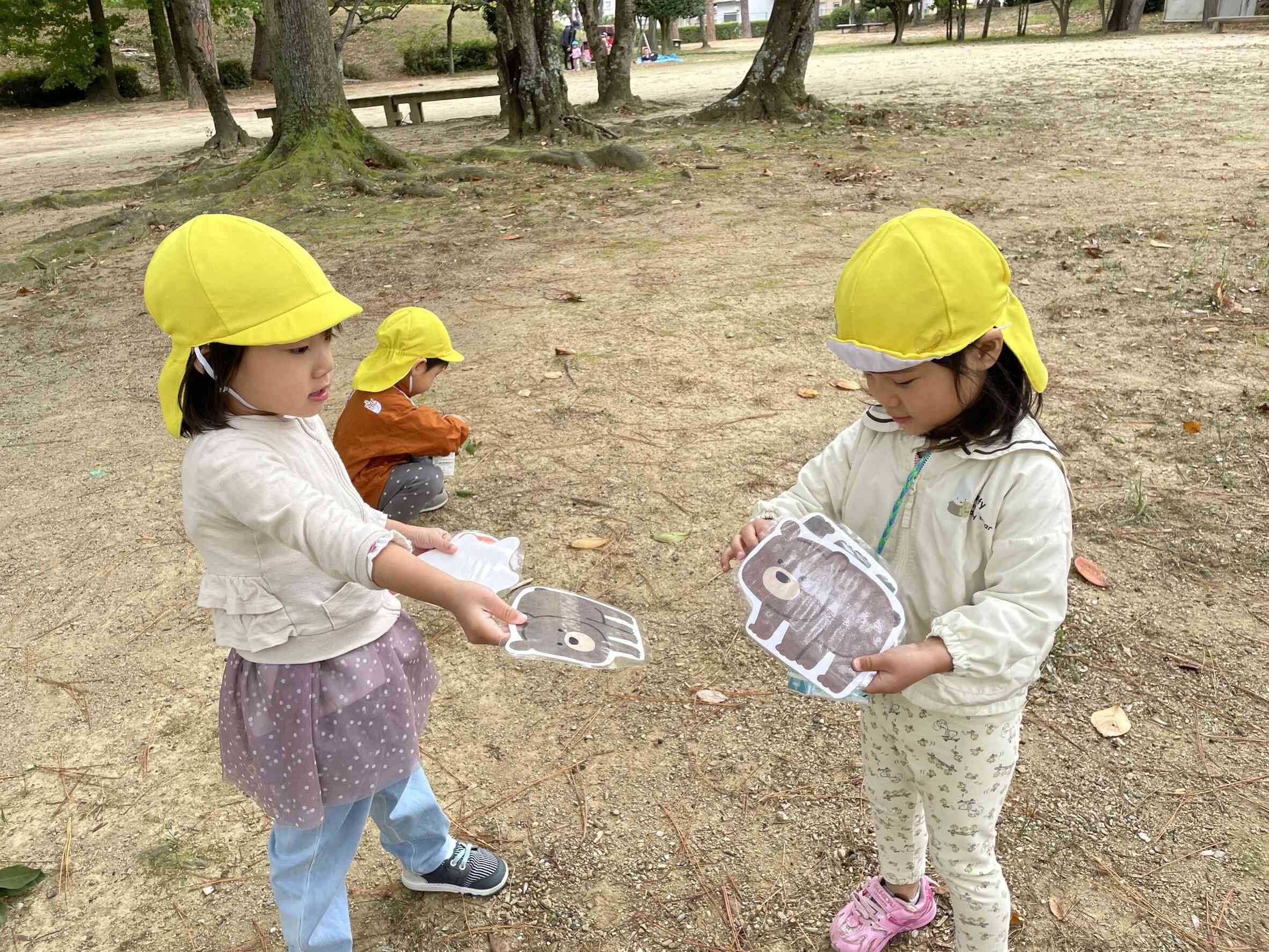 秋の広場にかくれんぼしているのは…だぁれ？