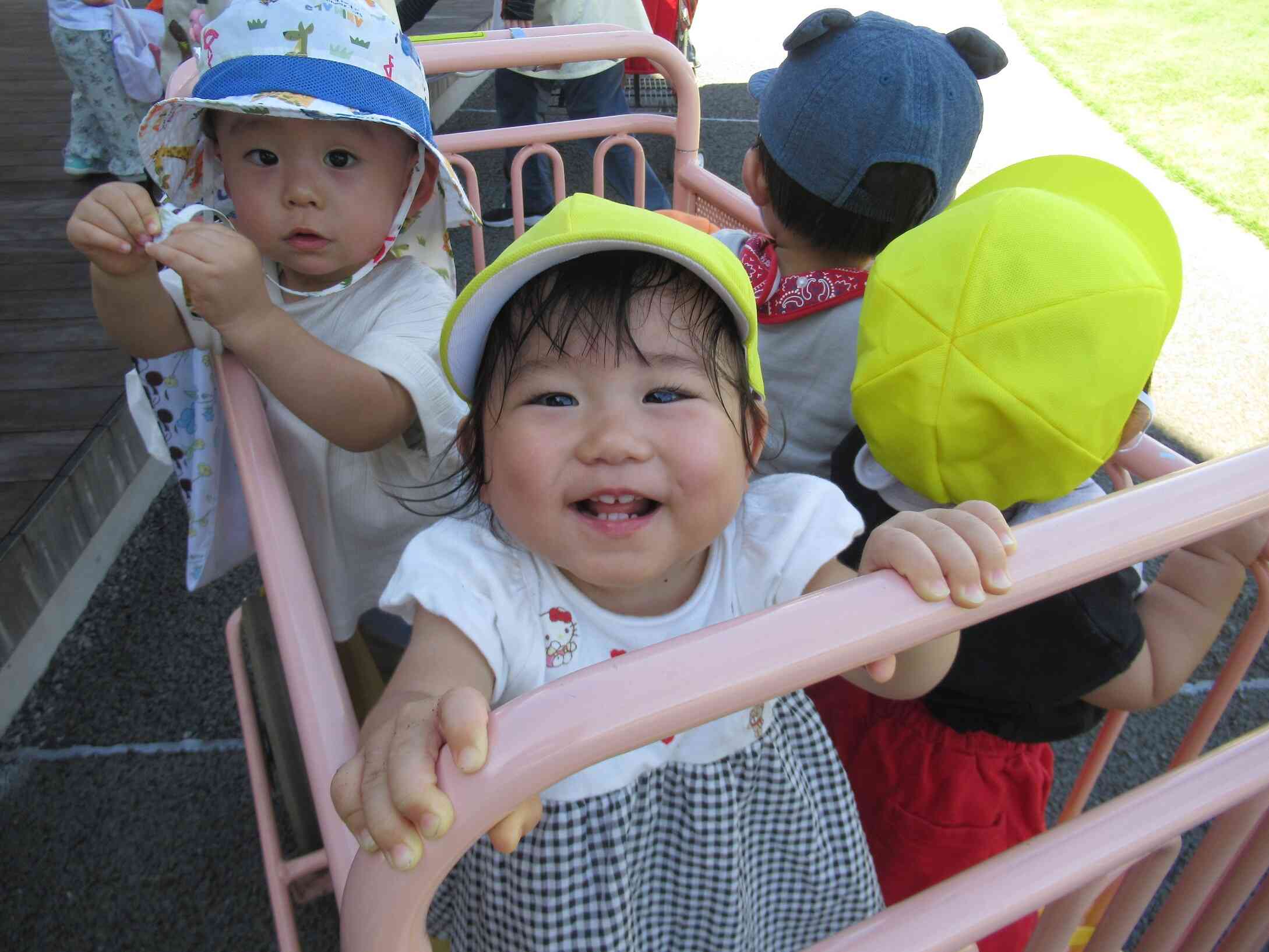 みんなの公園へお散歩に行きました☆