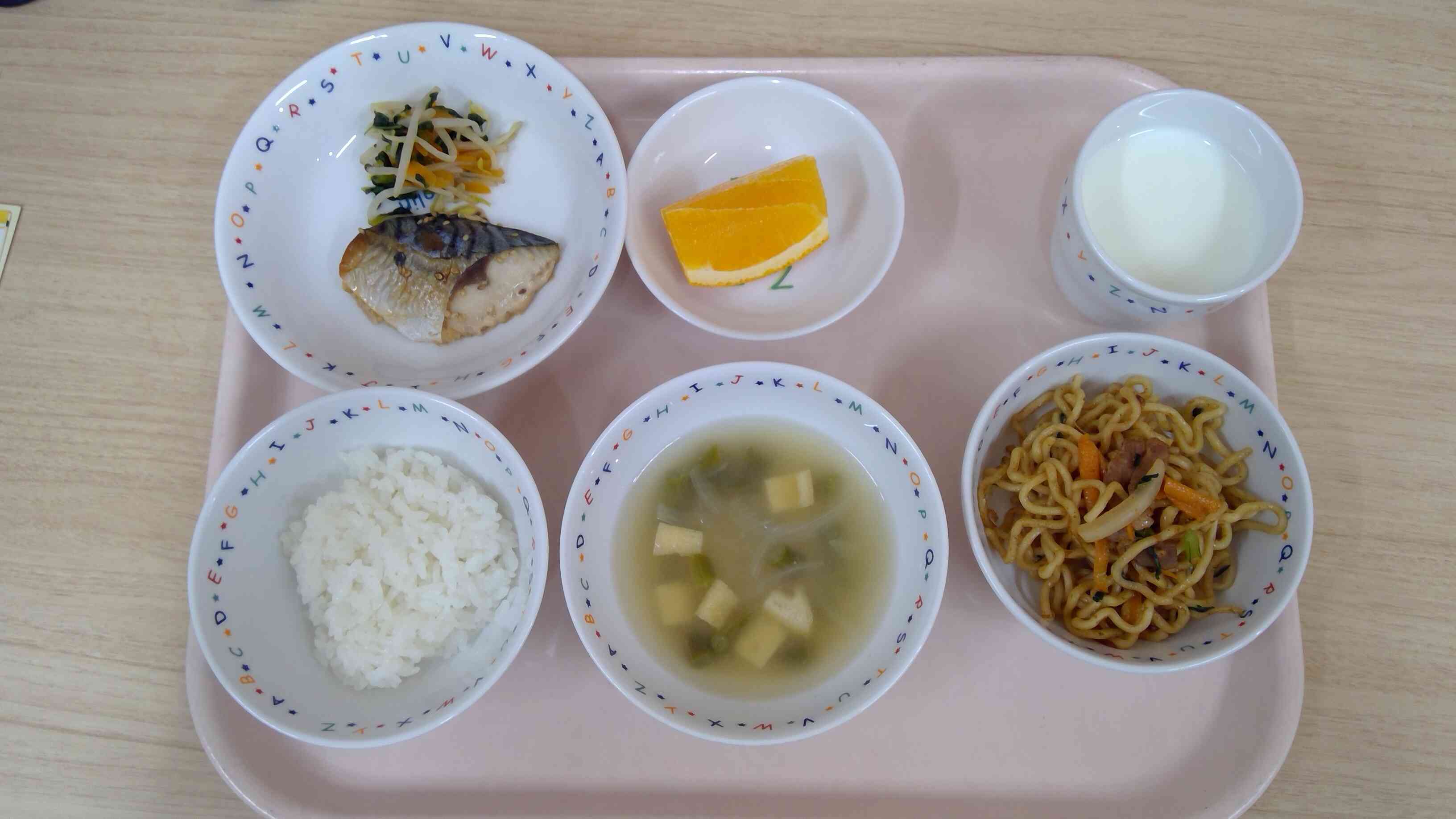 8月24日の給食とおやつ