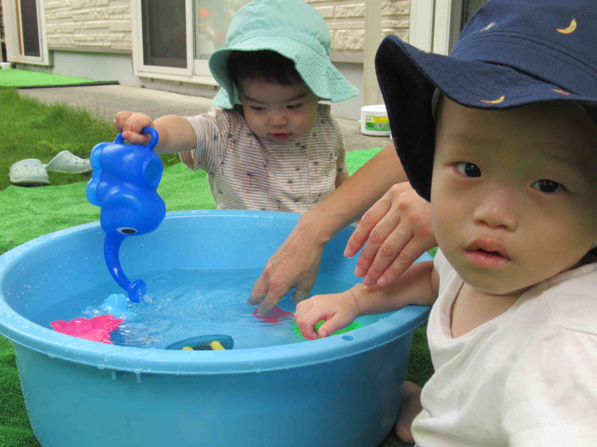 ひよこ組　０歳児　水遊び