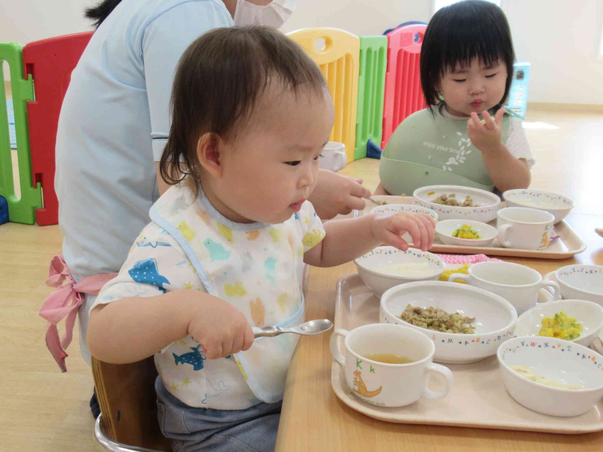 楽しい給食の時間♪美味しいしい給食「いっただっきま～す！」