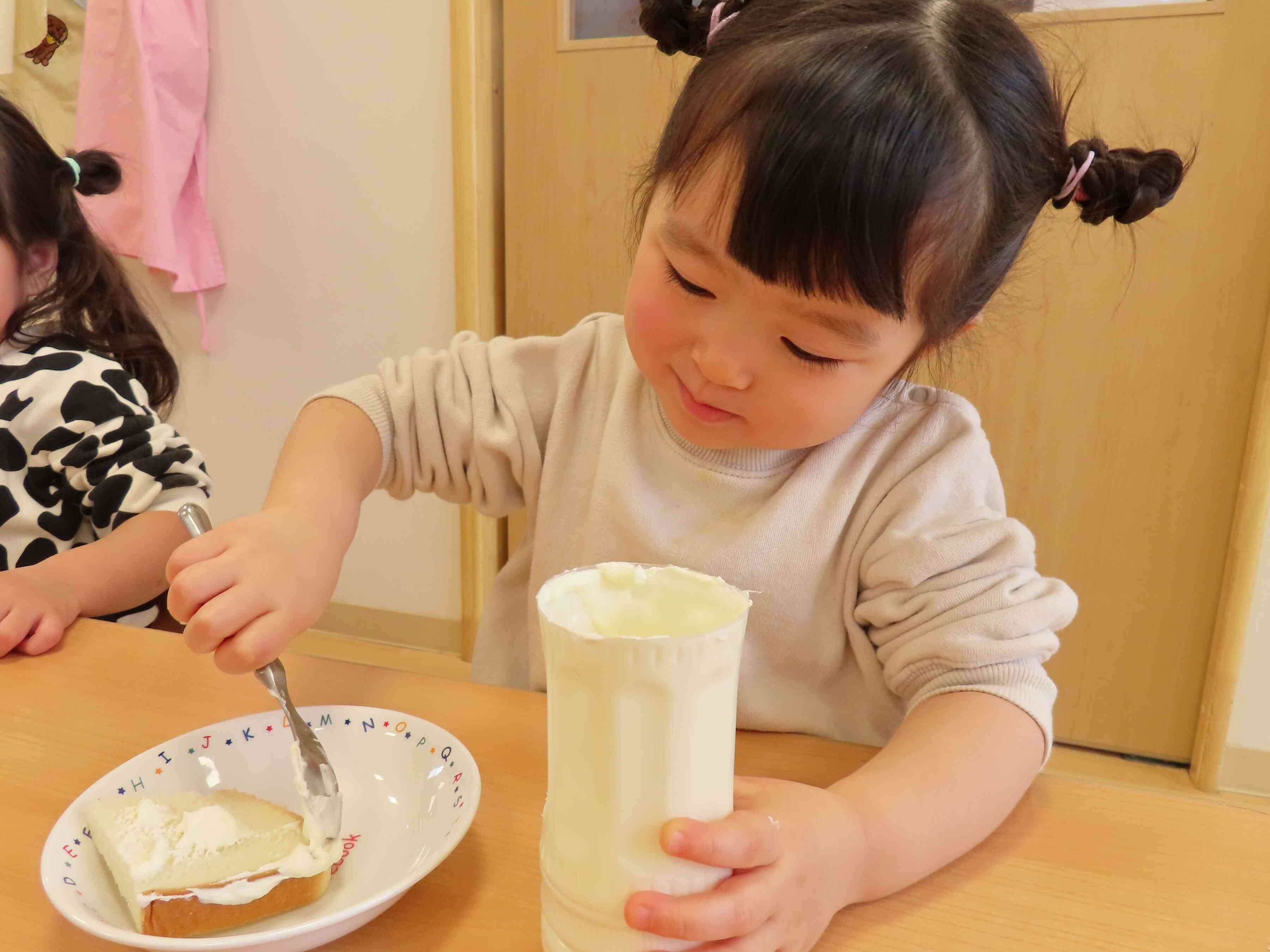 バター塗りも楽しいね。