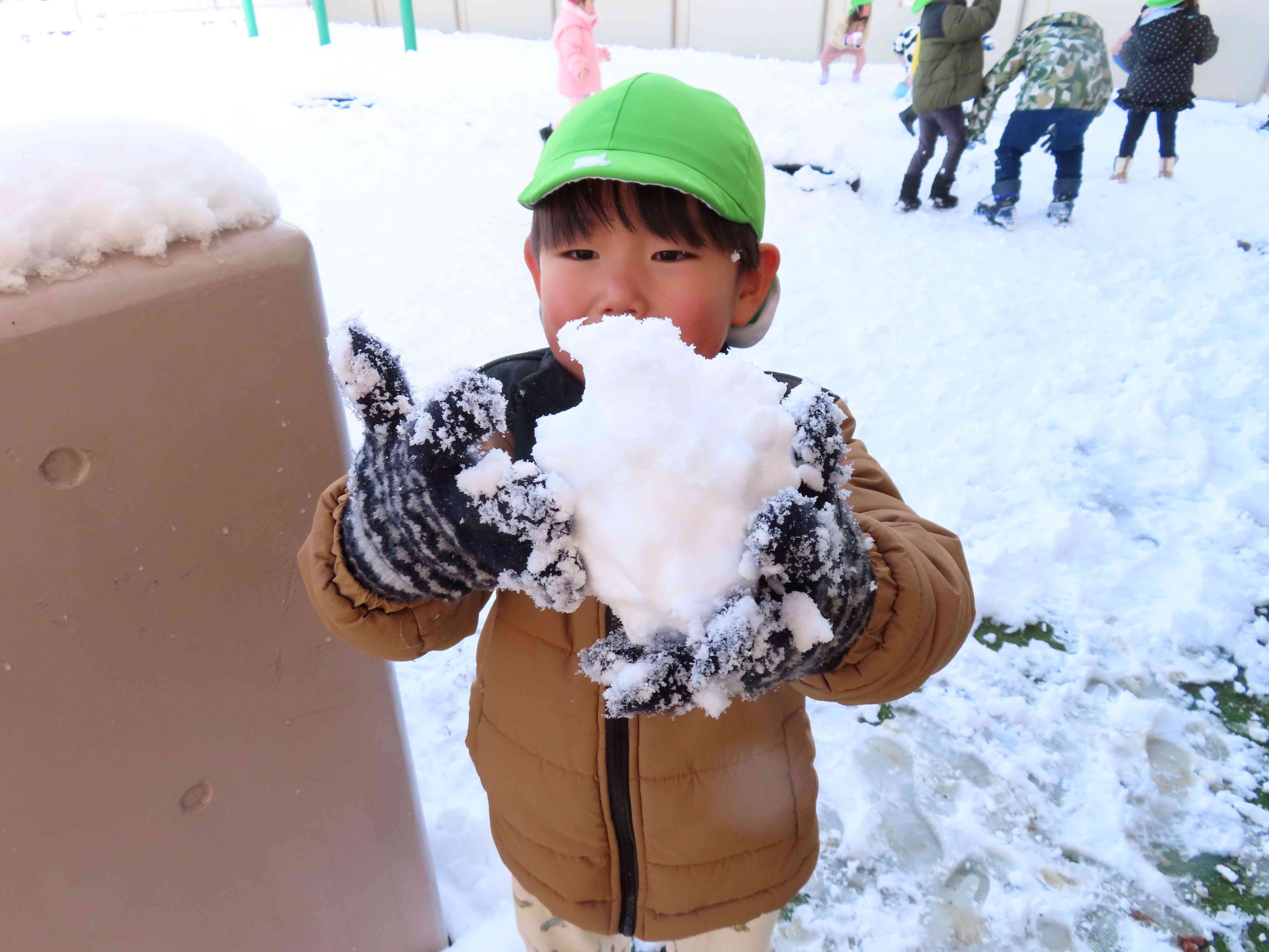 元気いっぱい雪あそび