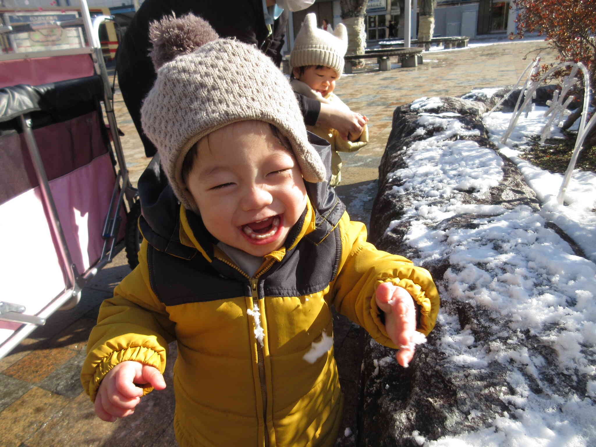 雪、つめた～い！！