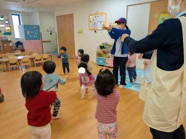 ひよこ・りす組（0.1歳児）の生活