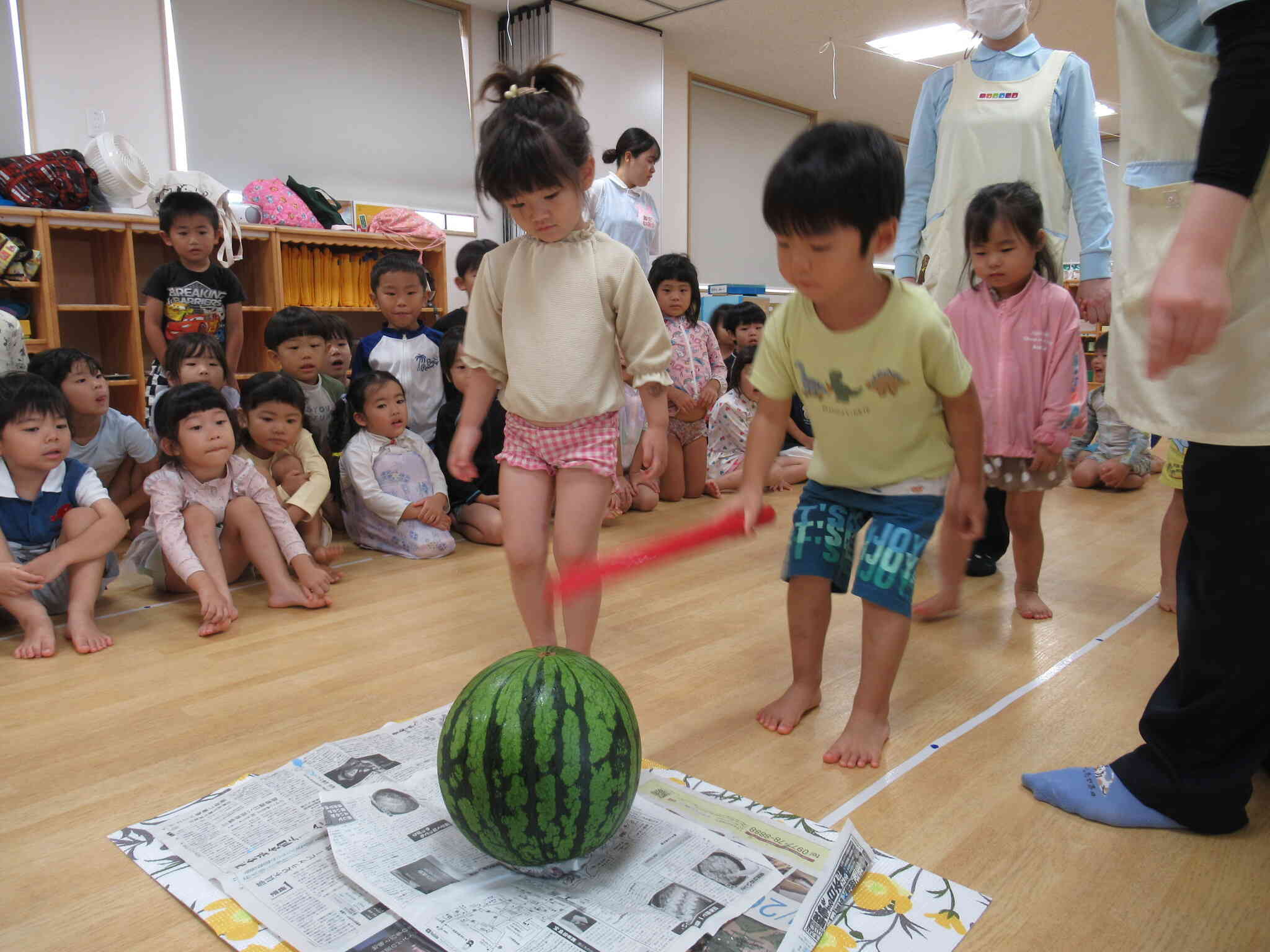 ぼくたちの力でも、割れるかな！？