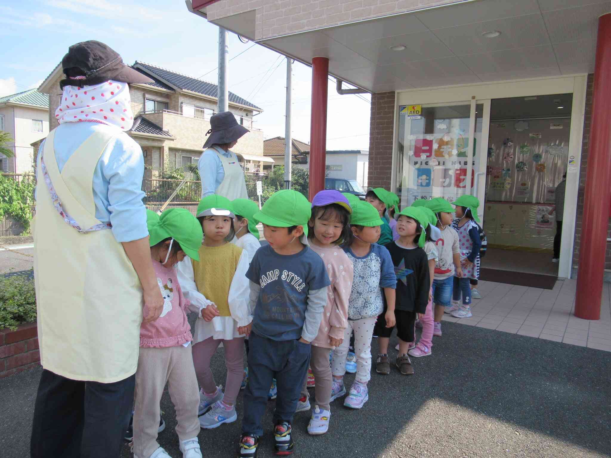 お散歩へ、レッツゴー！りす組（3歳児）編