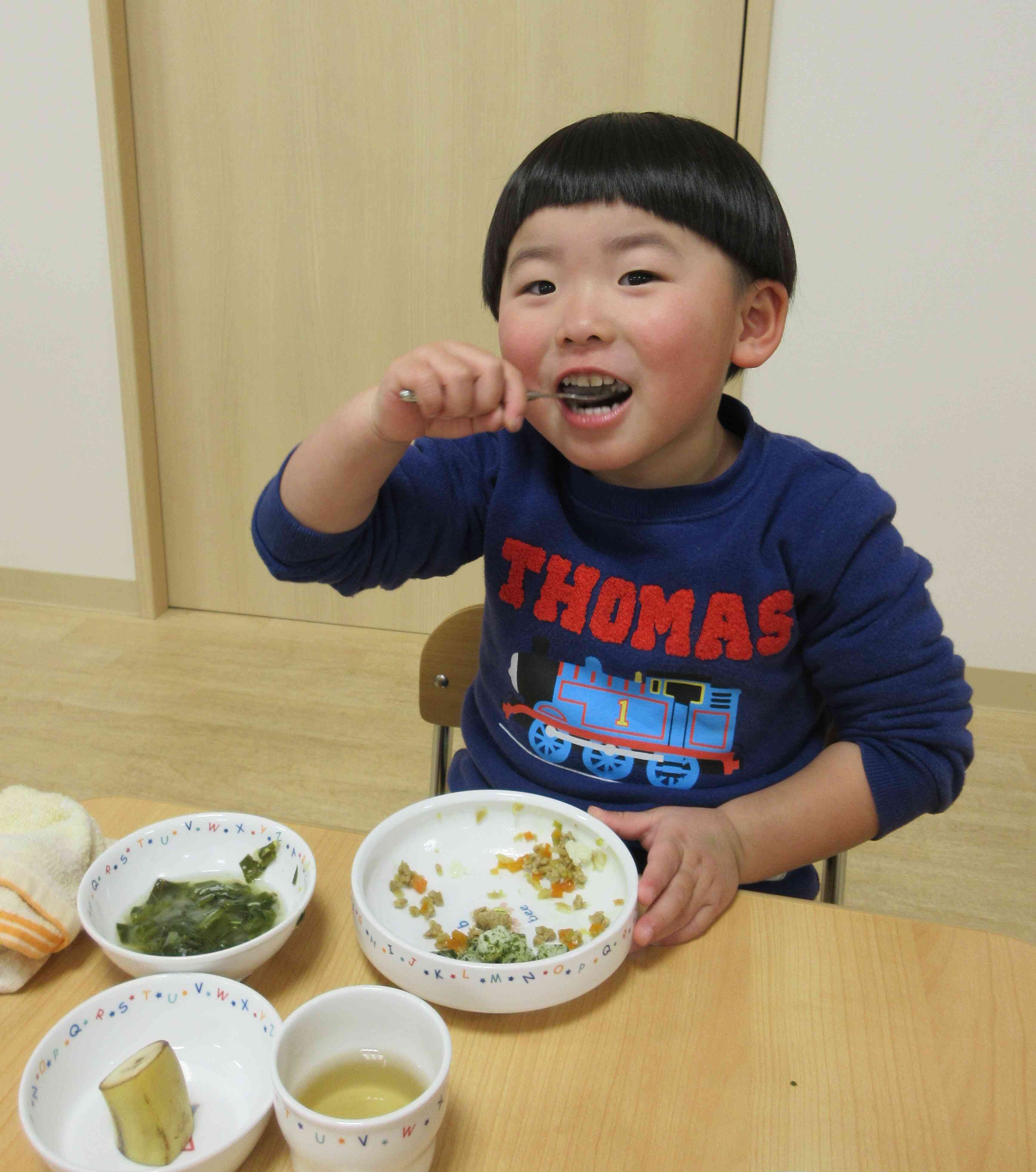 散歩から帰園！ごはん美味しい～♡