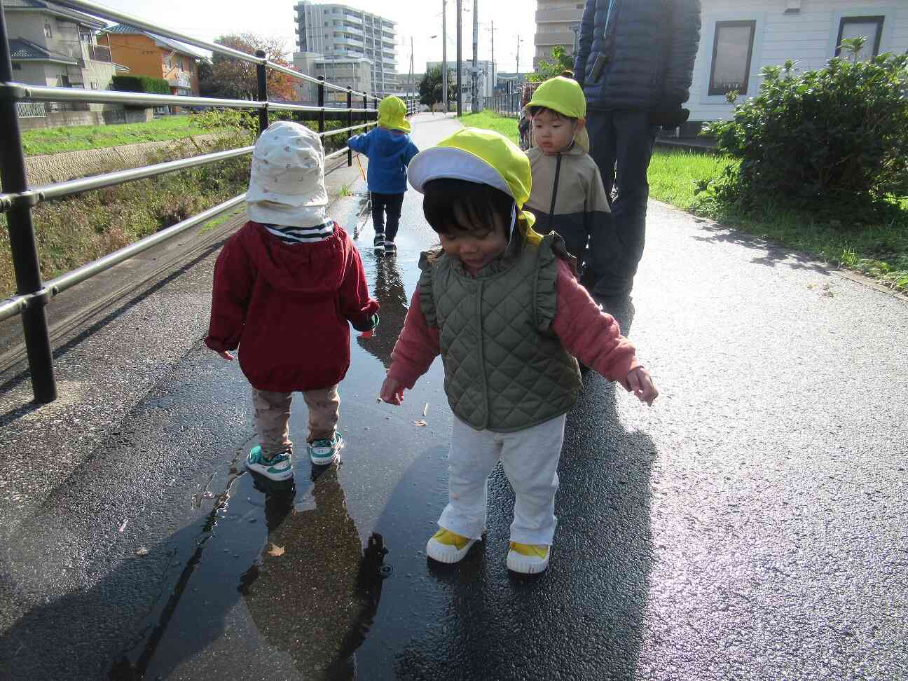 みずたまり　楽しいな