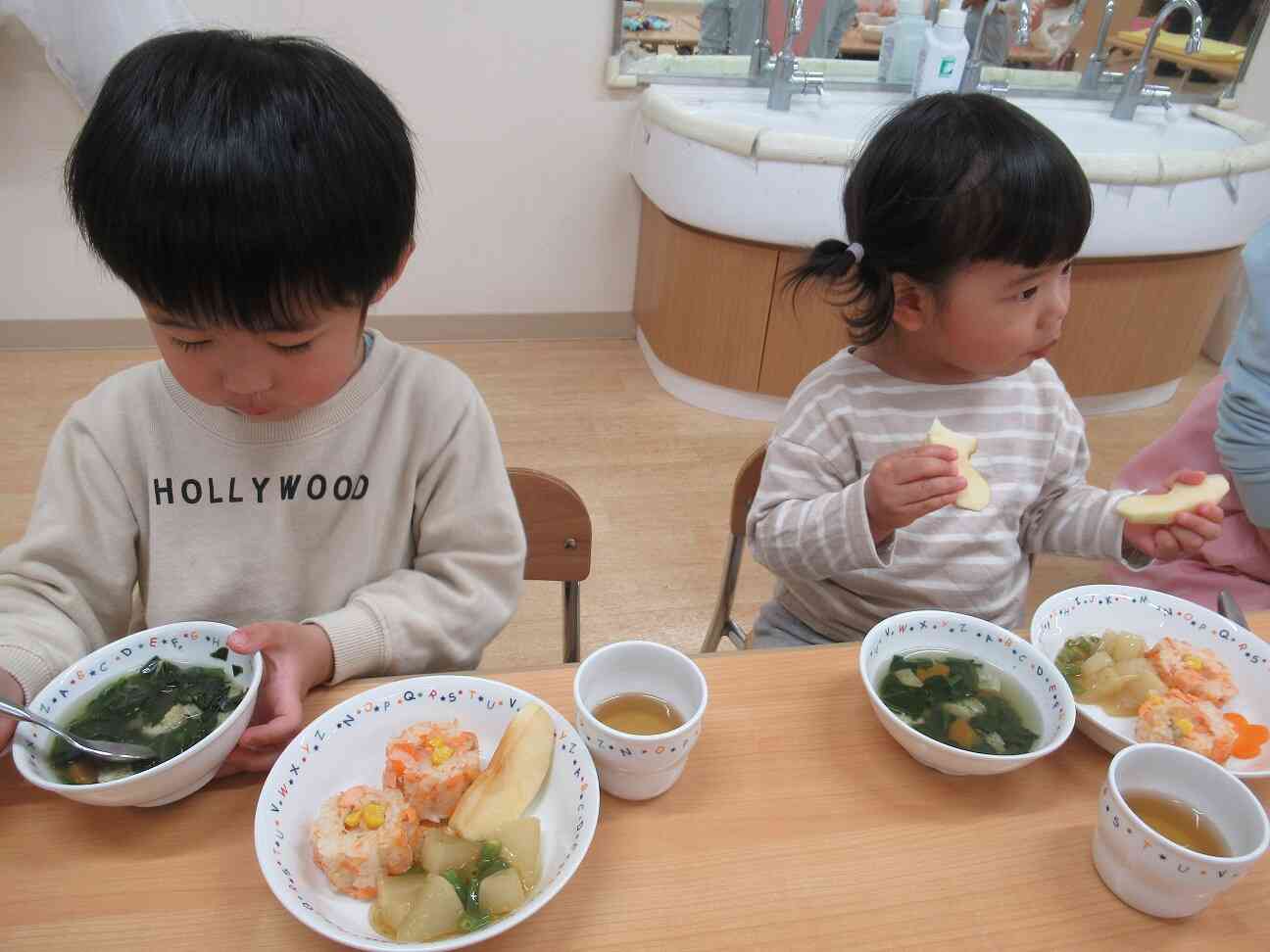 給食もひなまつりメニュー！大喜びの子どもたちでした！