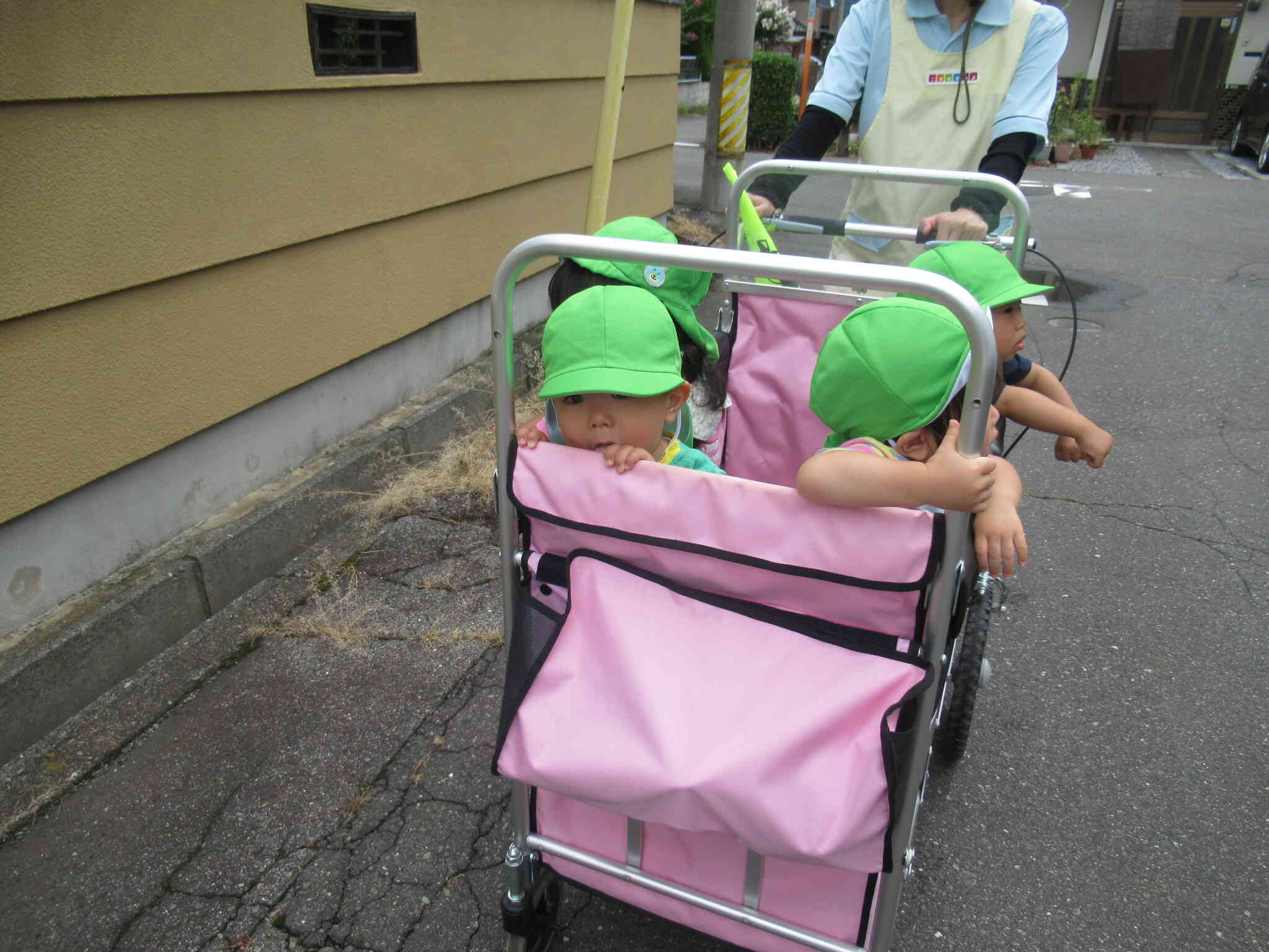 カートに揺られて気持ちいいね！