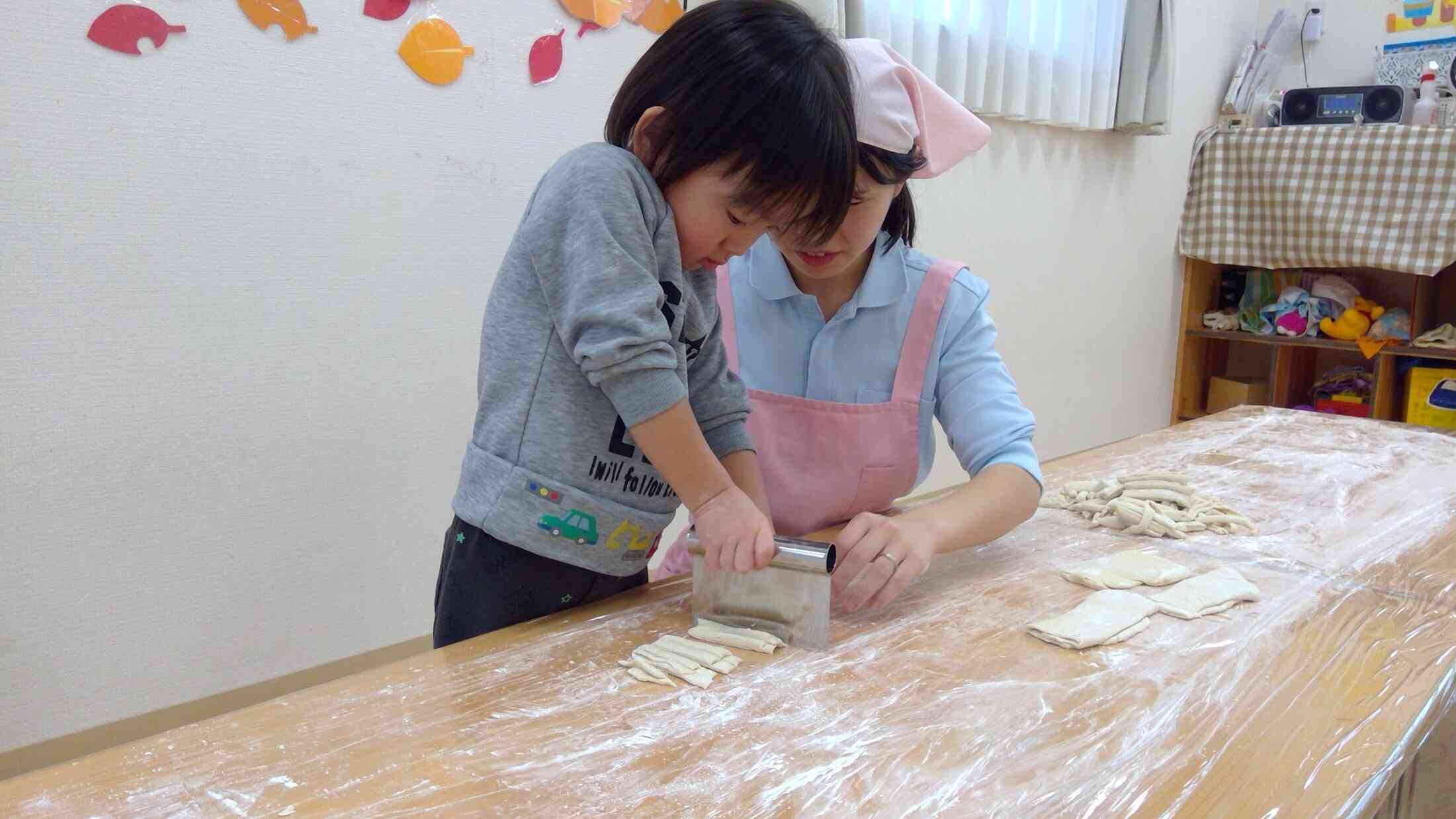 最後の仕上げはお兄さんお姉さんにお任せ！頼もしいですね！