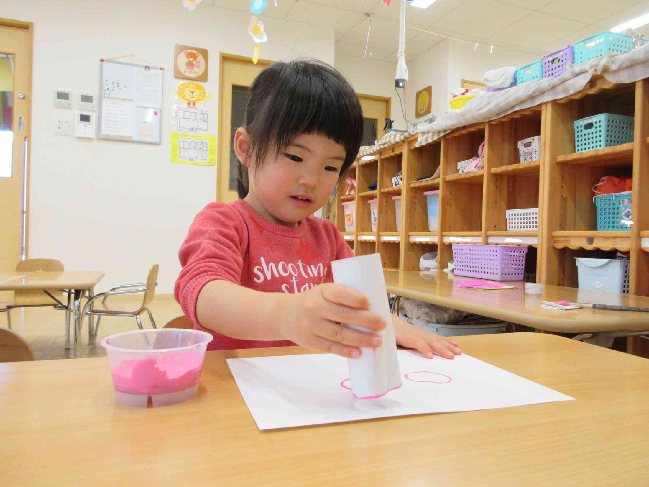 製作の様子♪ ～2歳児～