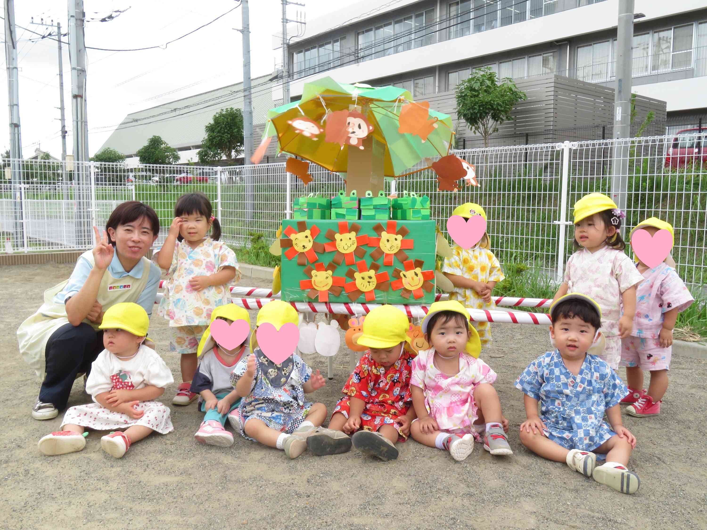 あひる組の夏祭りの様子☆(1歳児)