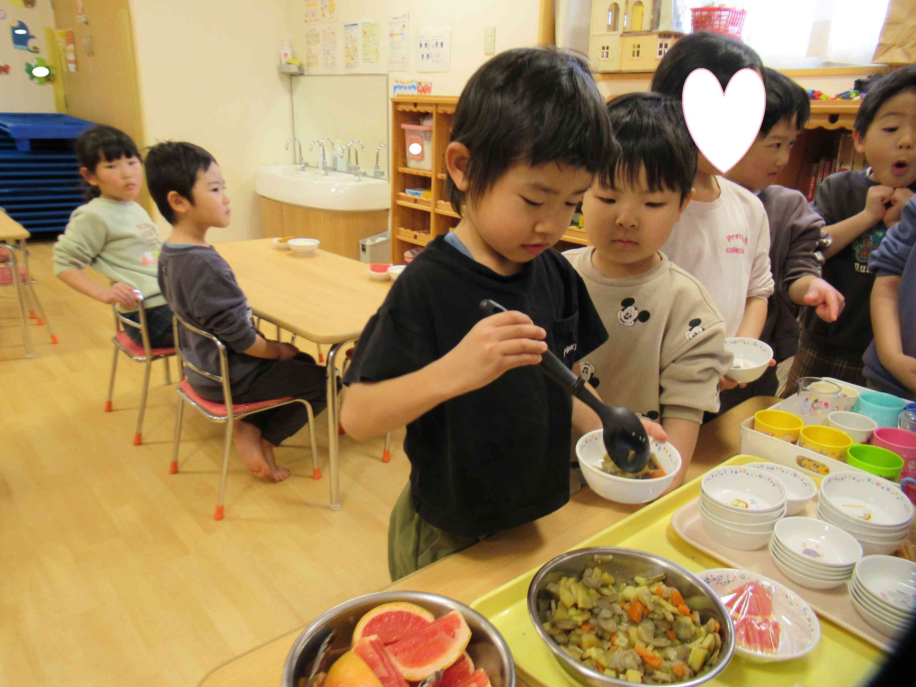 大好きな給食の時間★～4・5歳児クラス～