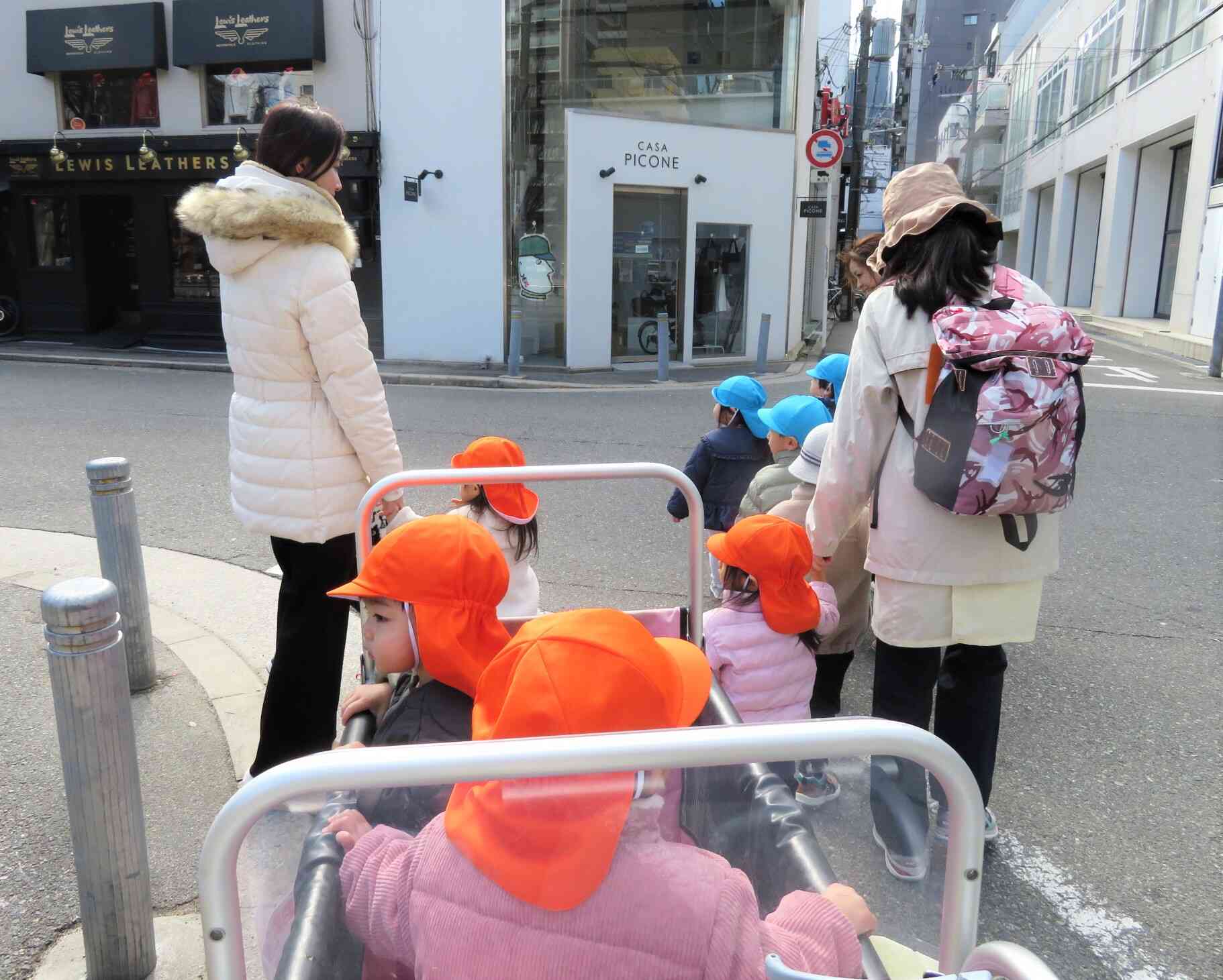 お店が、沢山並んでいますね！