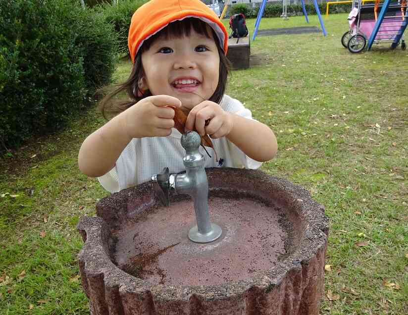 せんせい見て！見て！（1歳児）