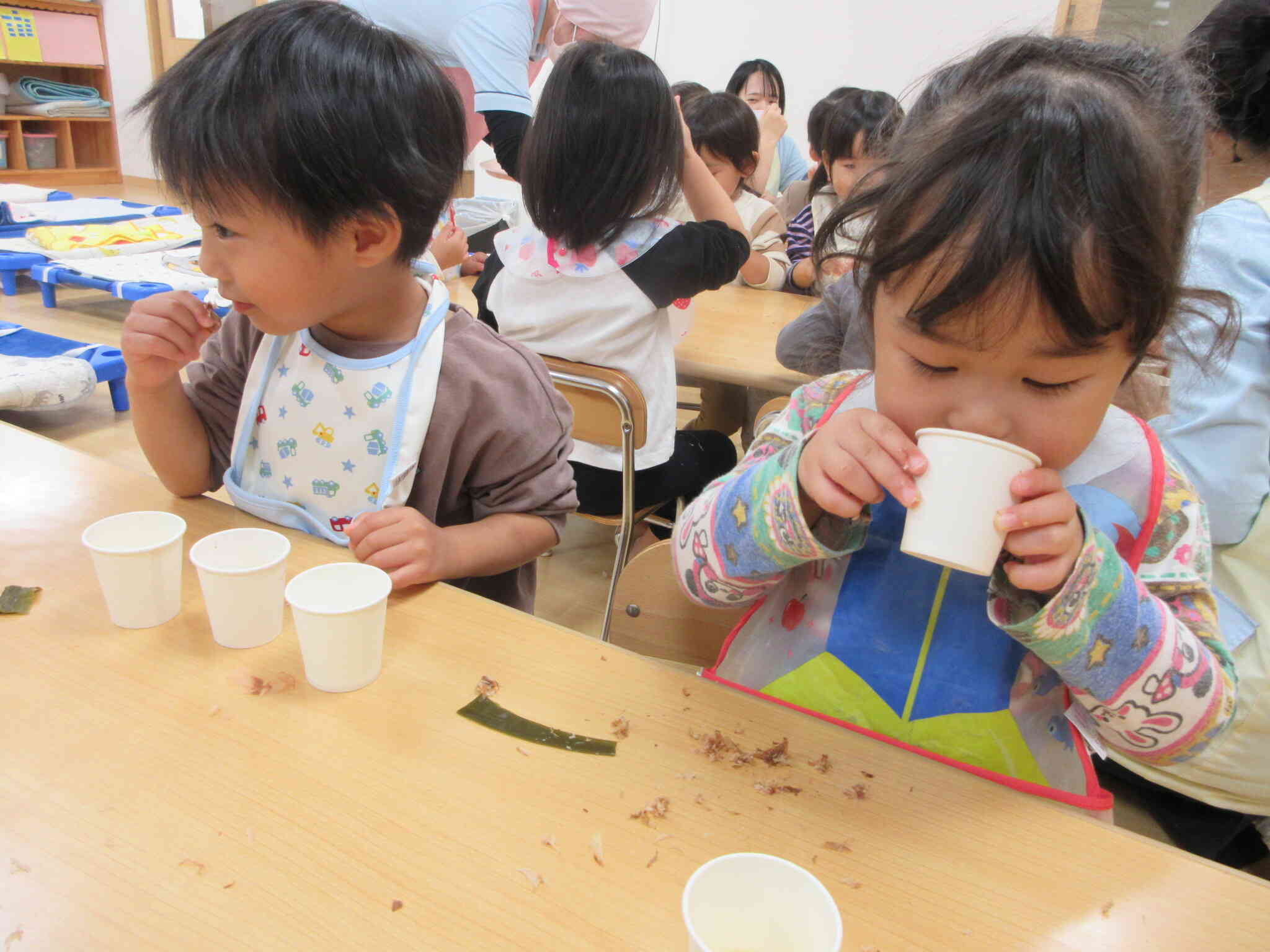 だしの飲み比べ