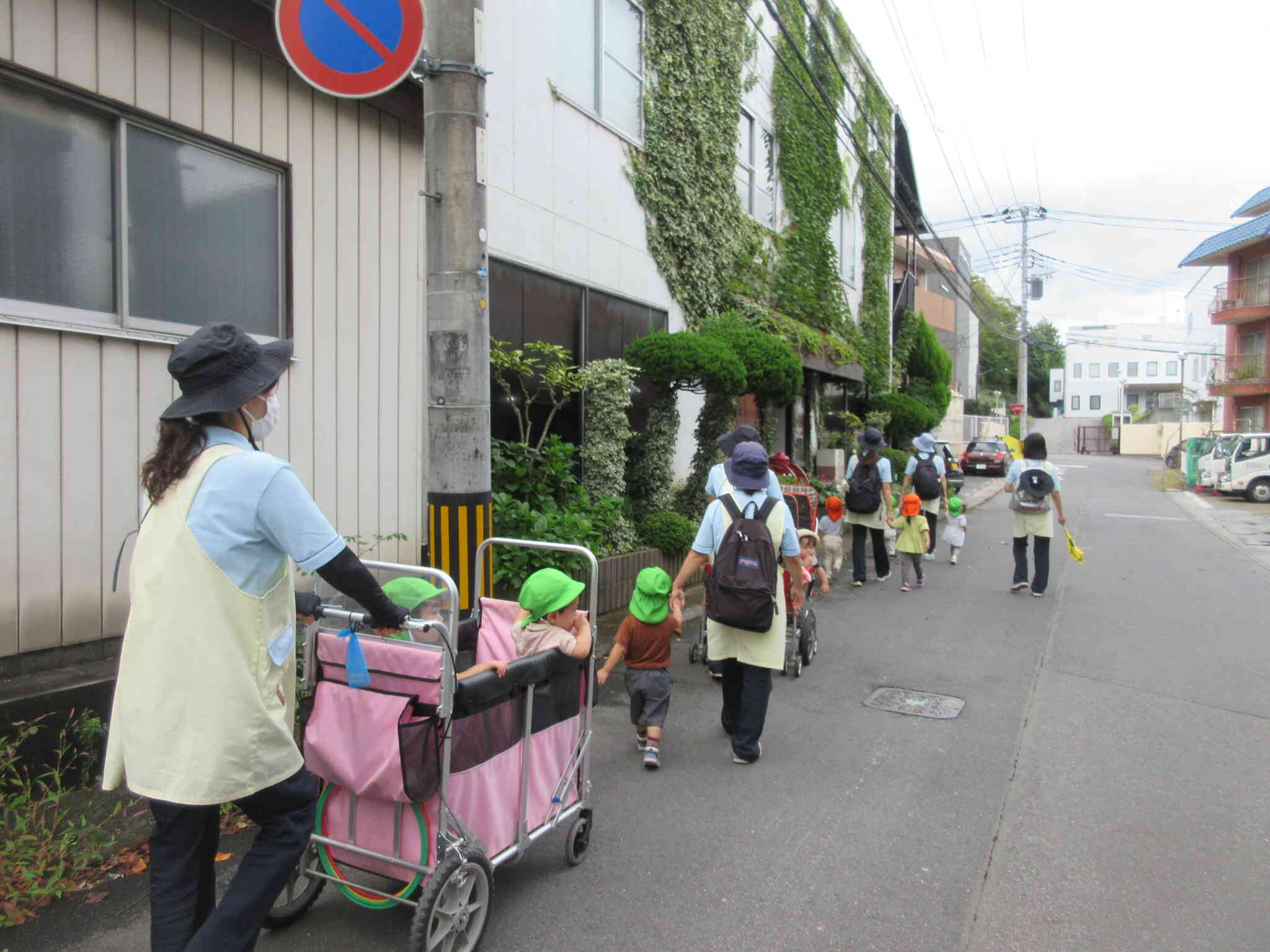 避難訓練の後は公園に向かってしゅっぱーつ！！