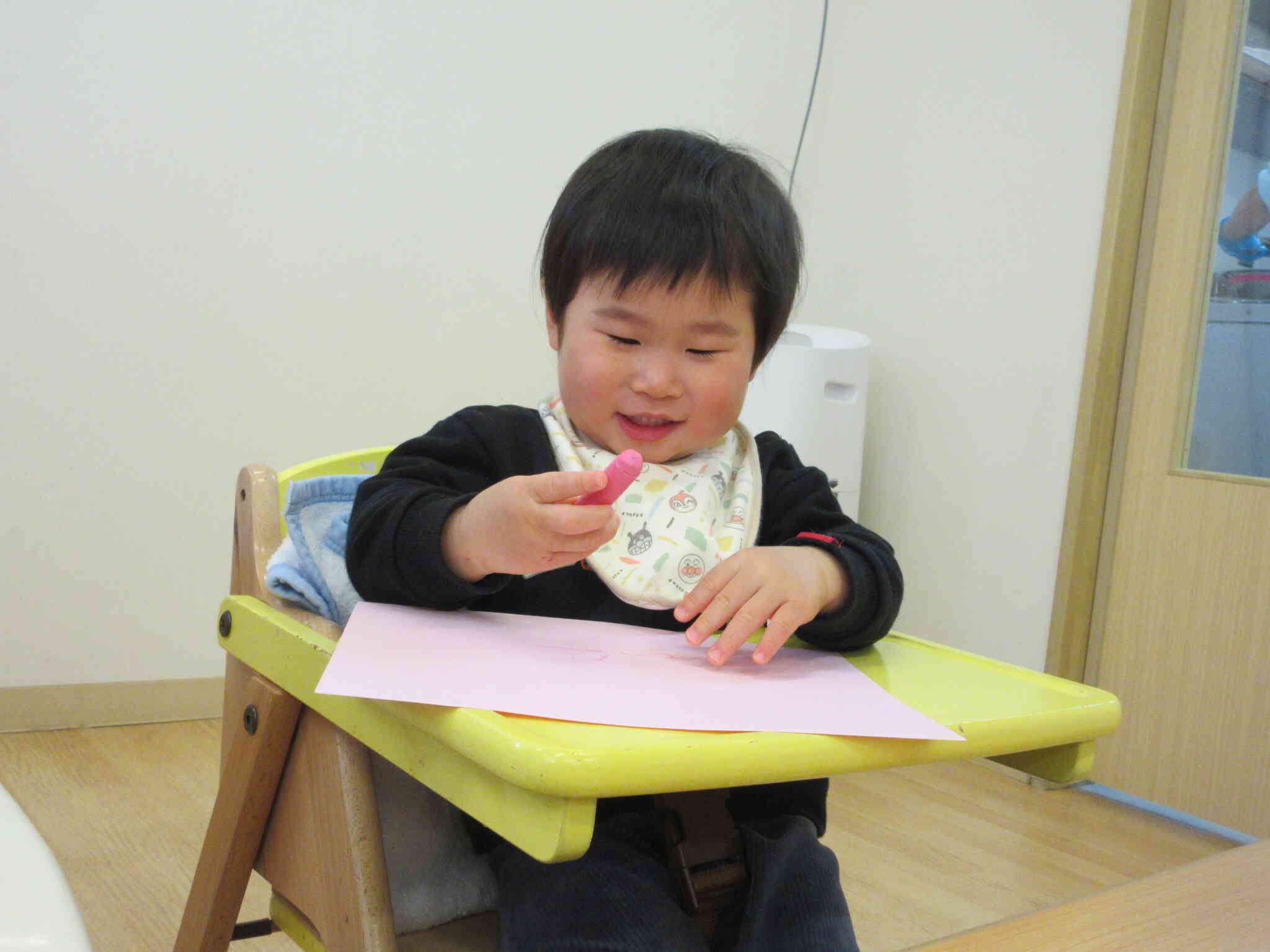 室内遊びの様子（0歳児・ひよこ組）