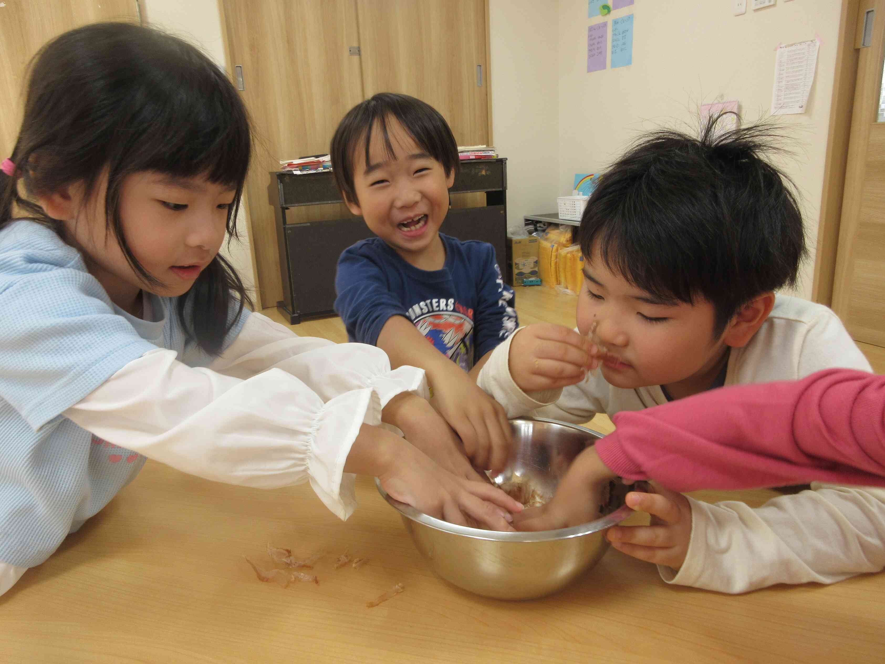 ☆11月22日　出汁取りとおみそ汁作りをしました（食育）☆