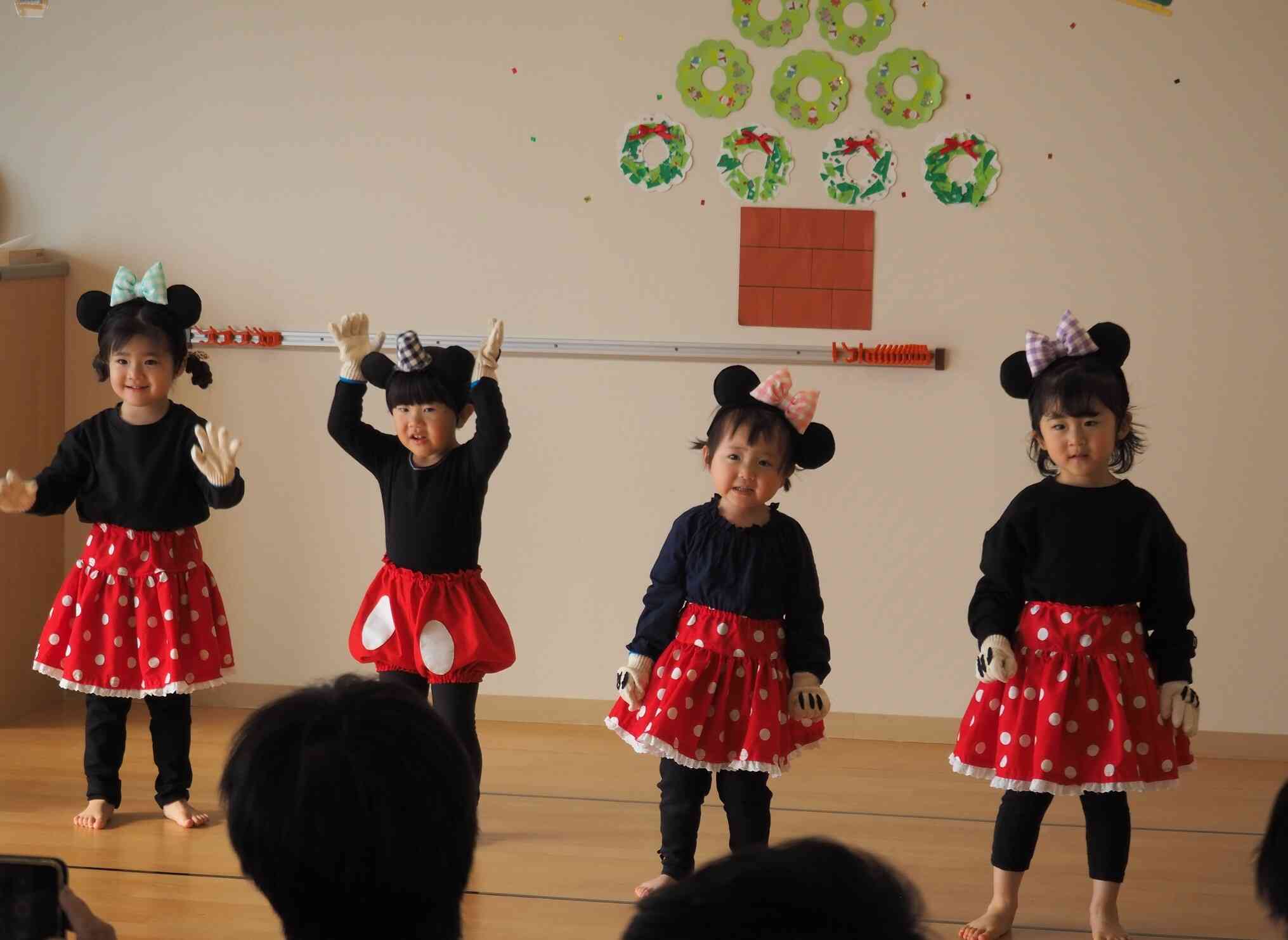 うさぎ組さんのジャンボリミッキーとっても上手に踊れました♪♪