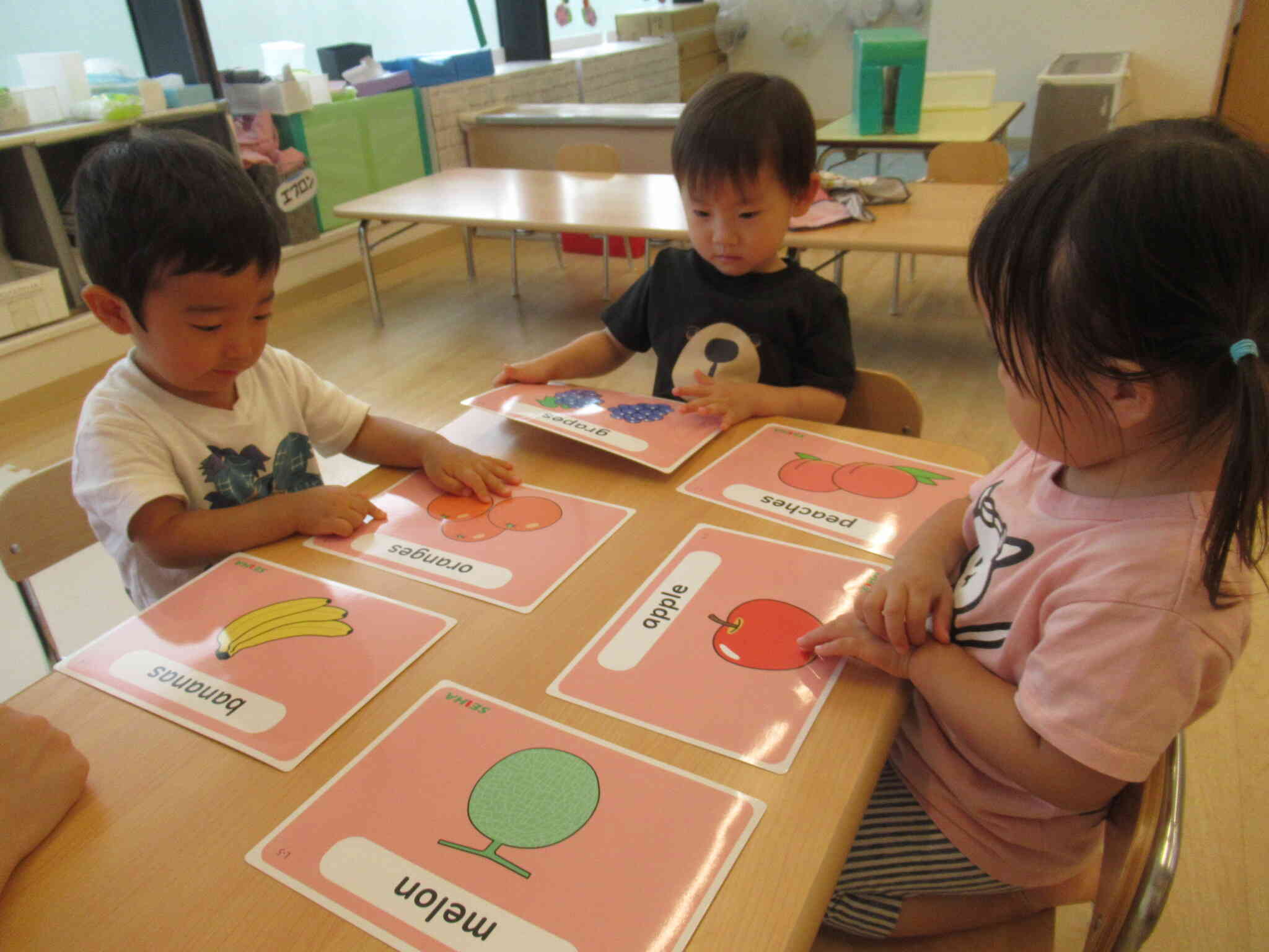 子育てひろば英語レッスン体験会～2歳児さんの様子～♫