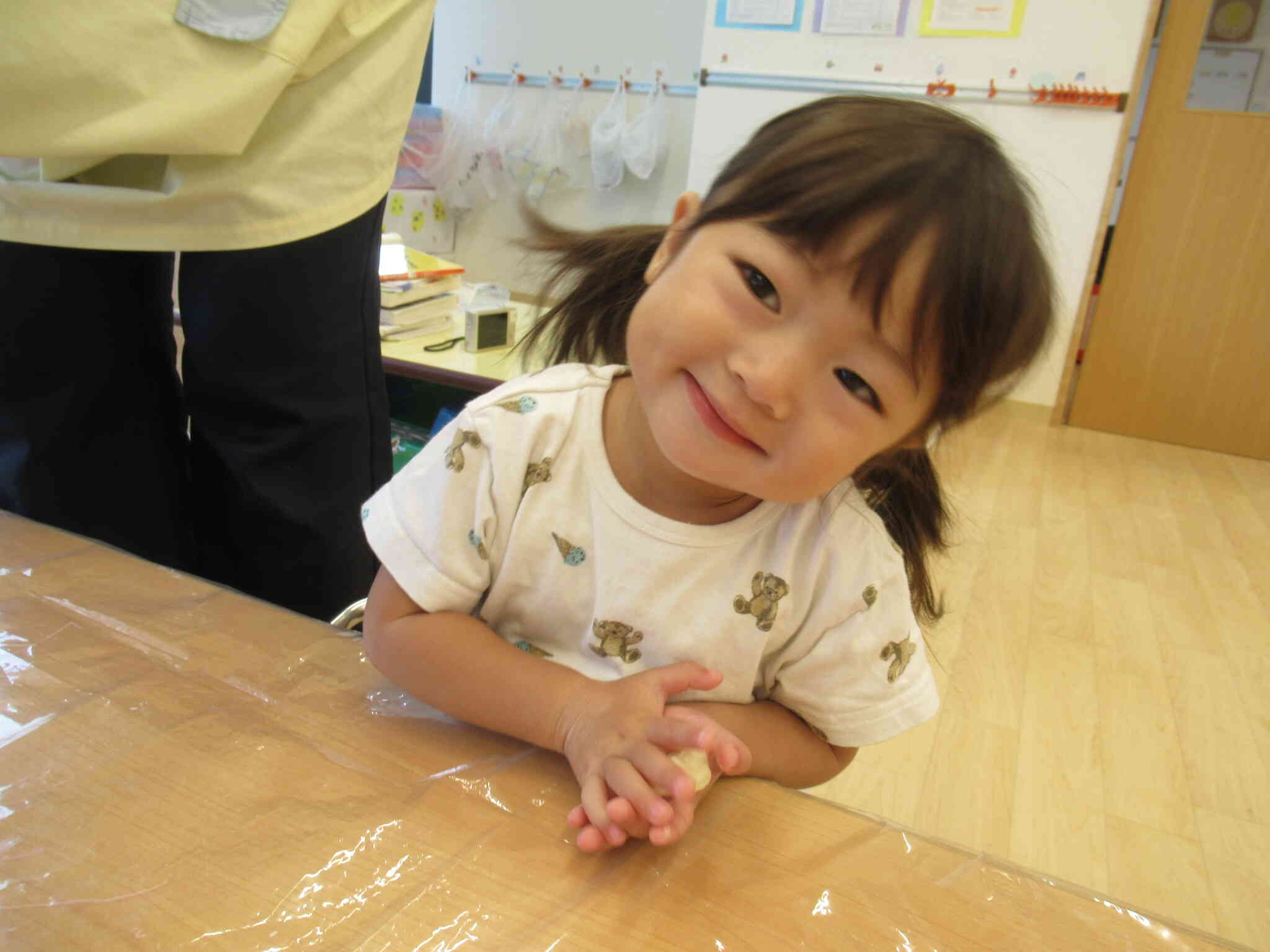 1歳児さん楽しいお月見団子作り