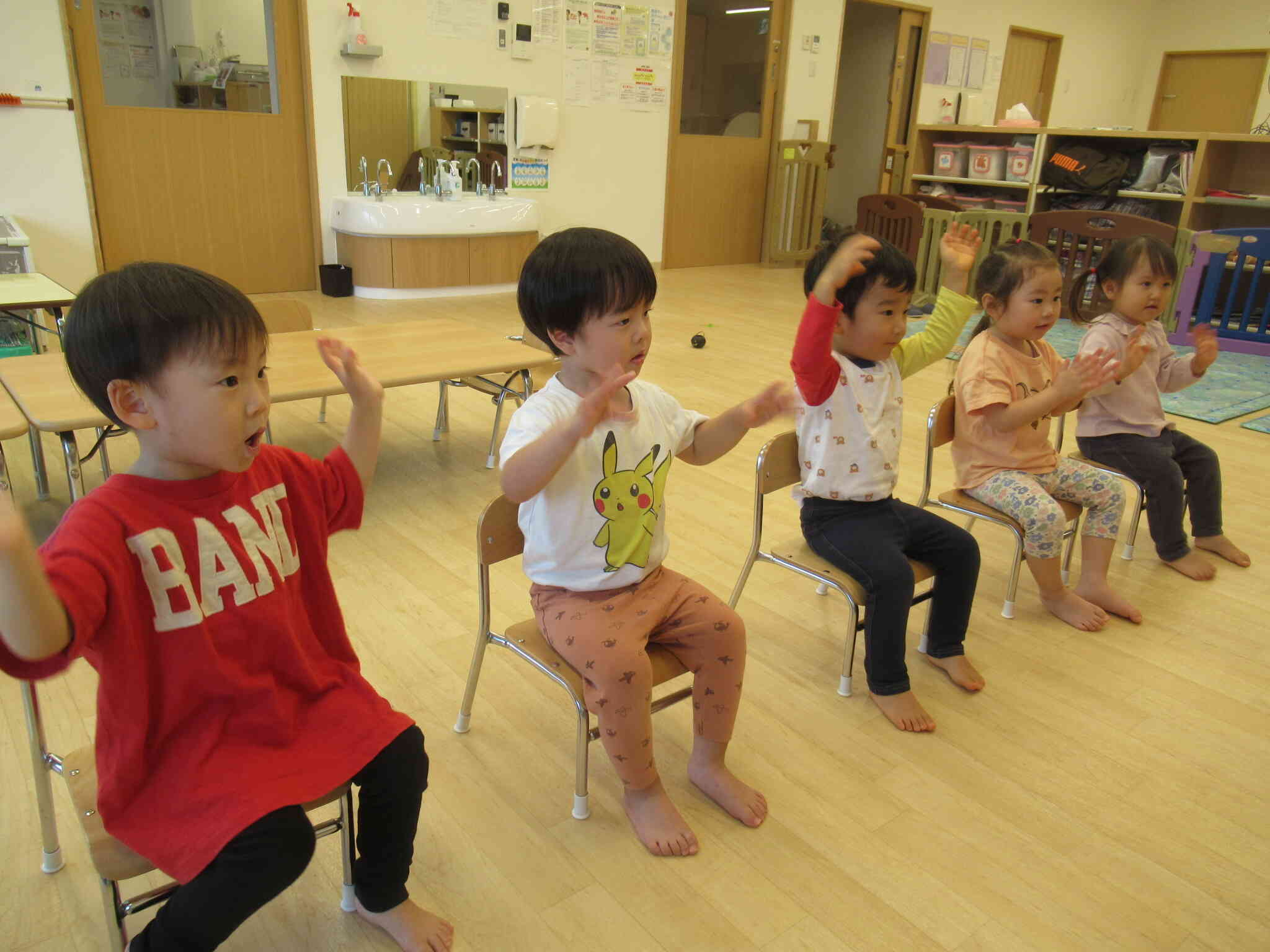 楽しい英語レッスン参加者募集中☆彡詳細はHP内の子育て広場をご覧ください♪