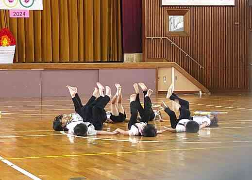 ぱんだ組・組体操「花」