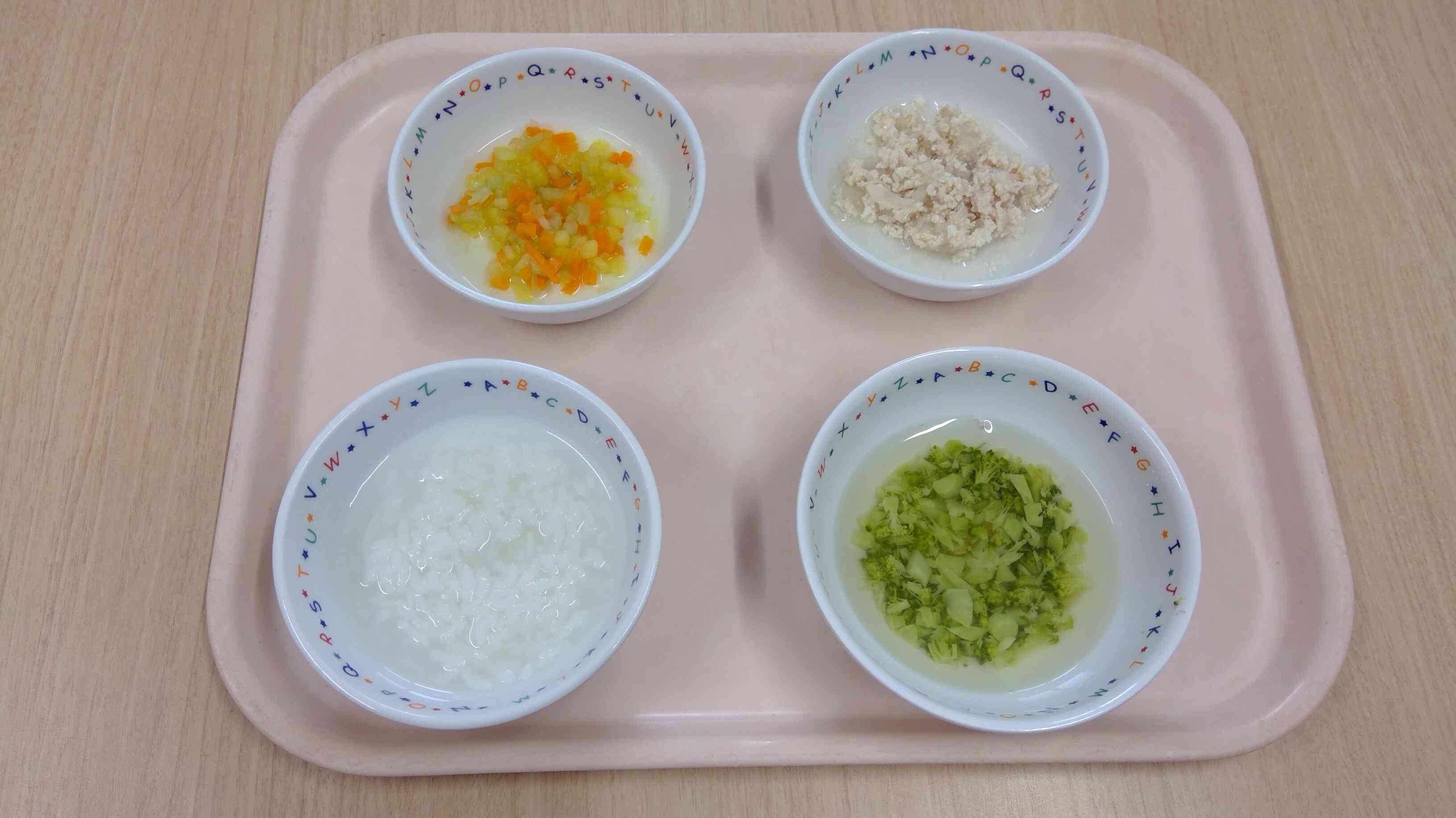 中期食　調味料は使わず、お出汁と野菜のうまみがしっかりと感じられます。