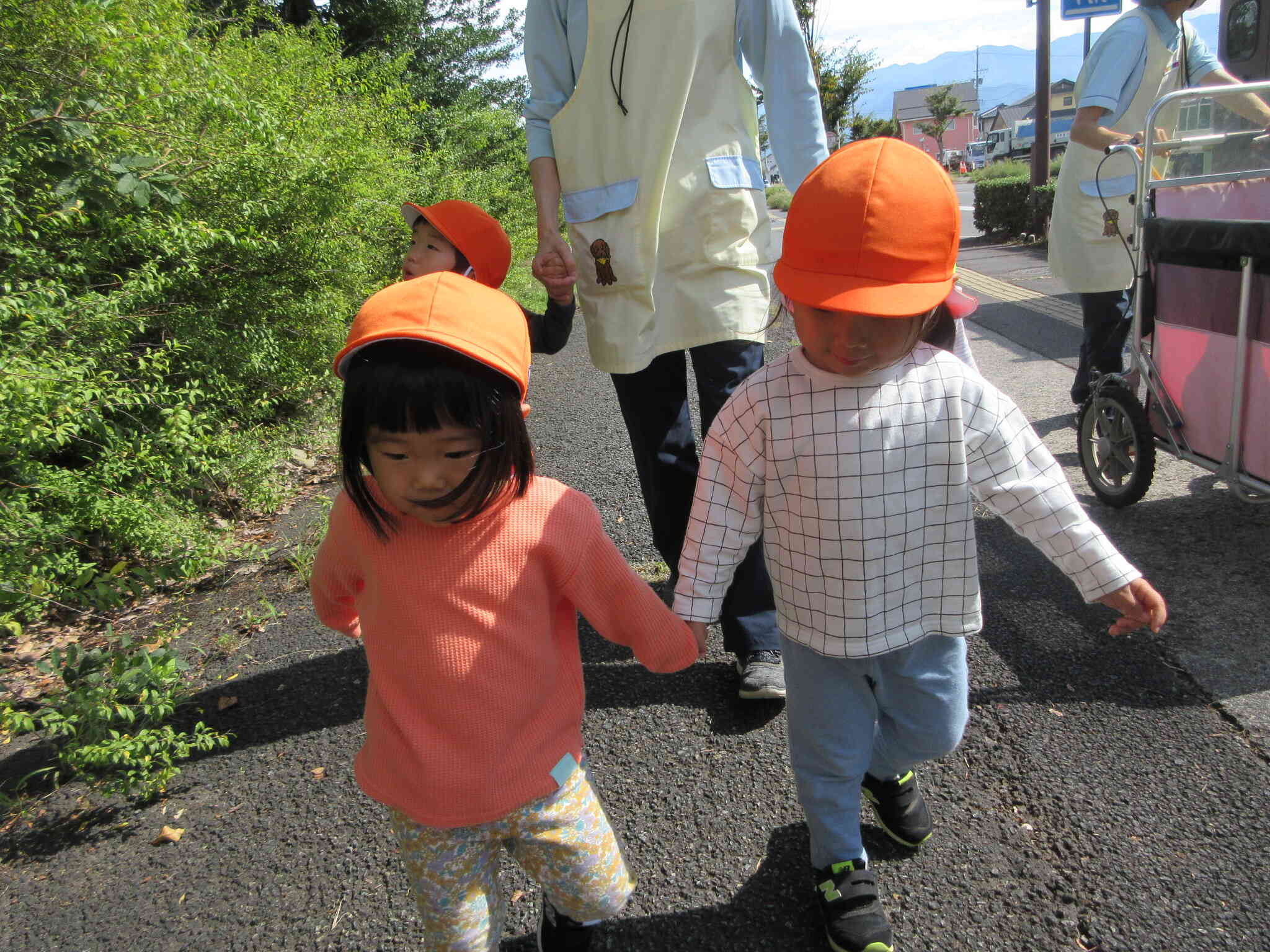 秋の散歩～１，２歳児運動公園噴水広場～