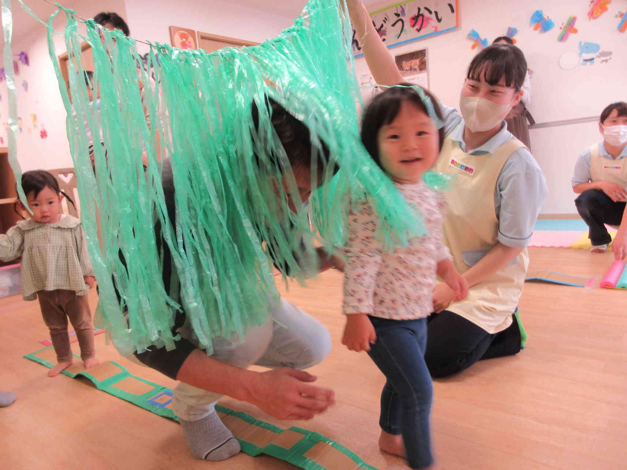 森のトンネル、くぐったよ！