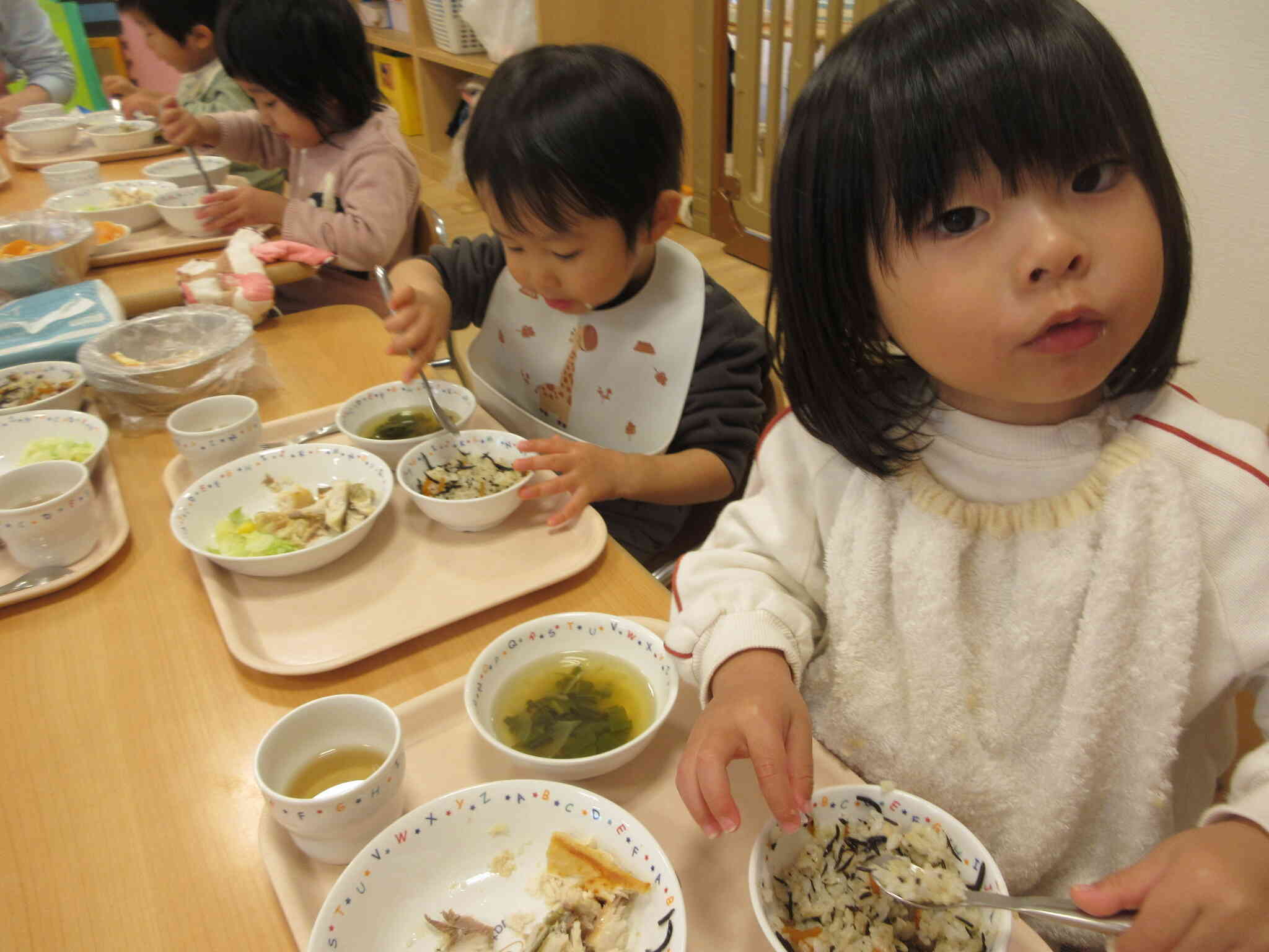 美味しいな、給食！