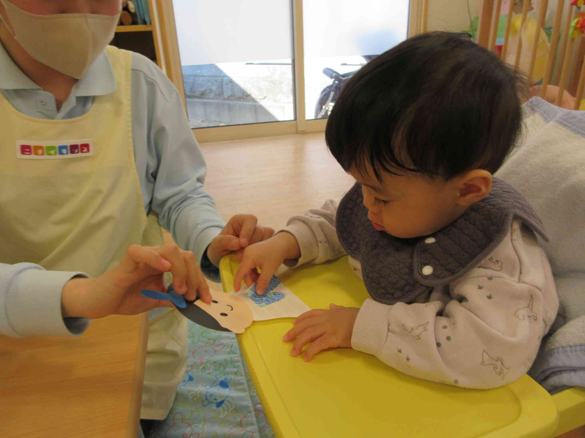 おひなさま作ったよ！　～０歳児～