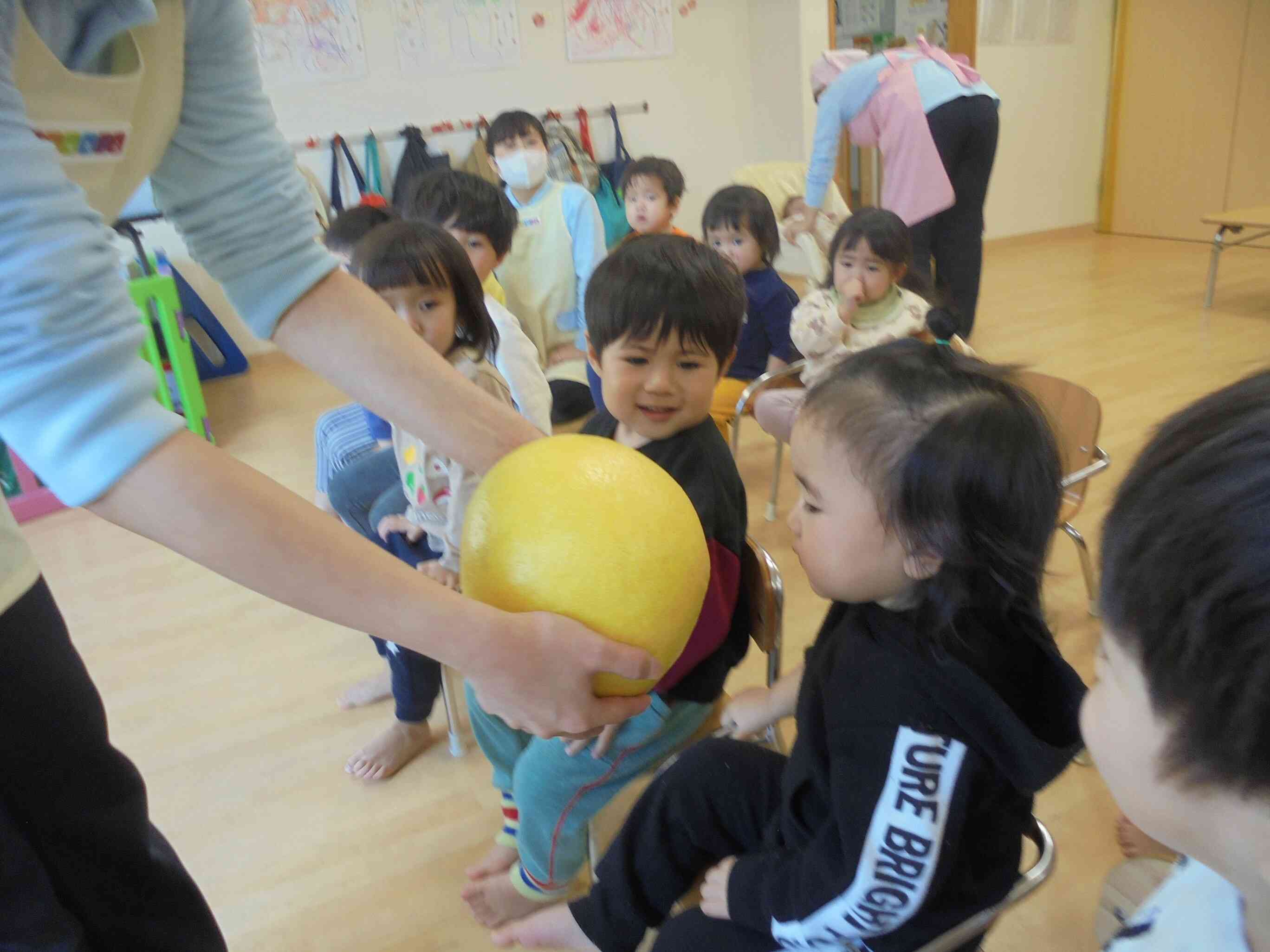 大きなみかんにビックリ！！