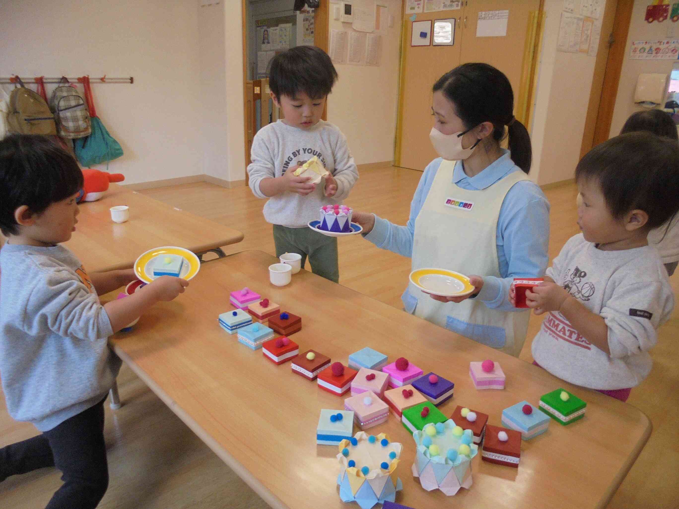 ケーキ屋さんごっこ♪