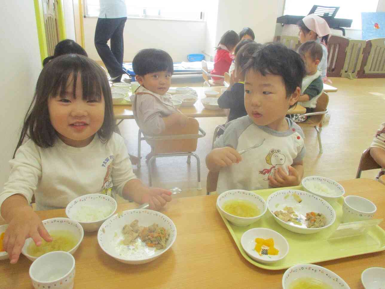 給食美味しいな～！