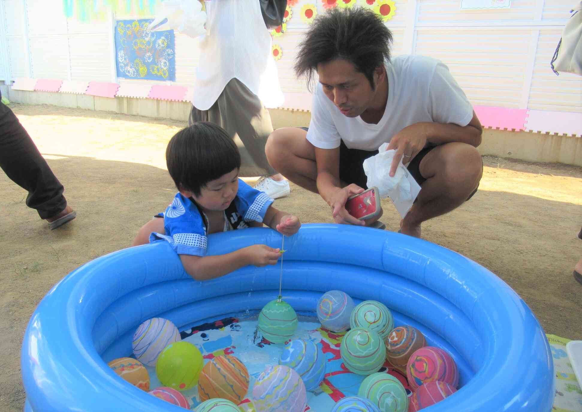 うさぎ組さんはモールの釣り針でチャレンジ！