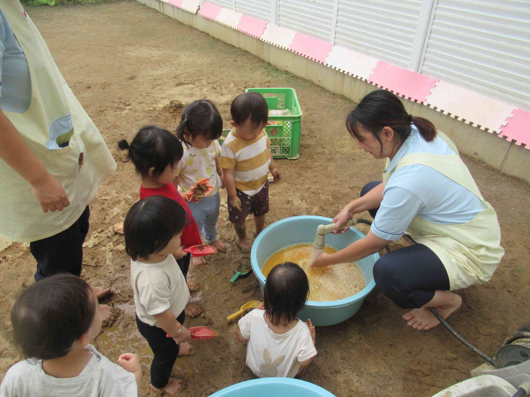 あひる組　色水遊び♪