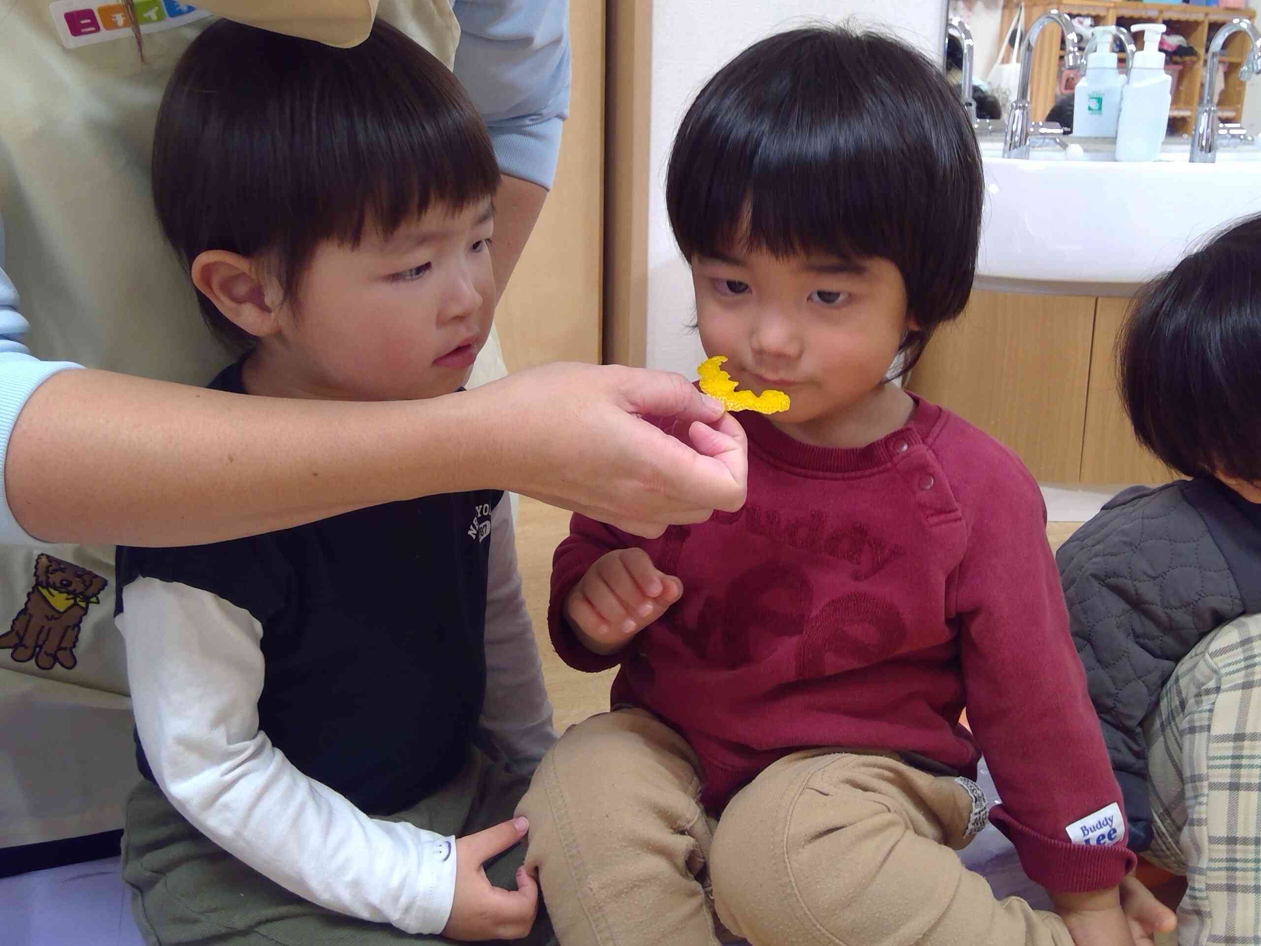 食育「ゆずの足湯」