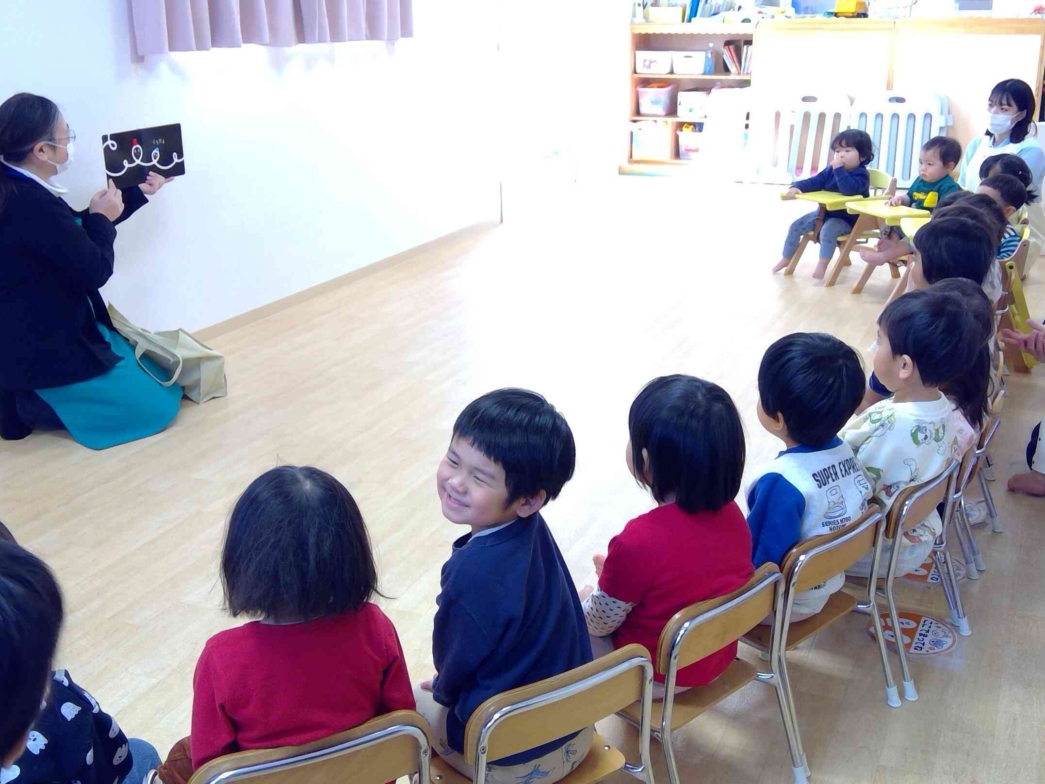 ☆絵本の読み聞かせ会☆